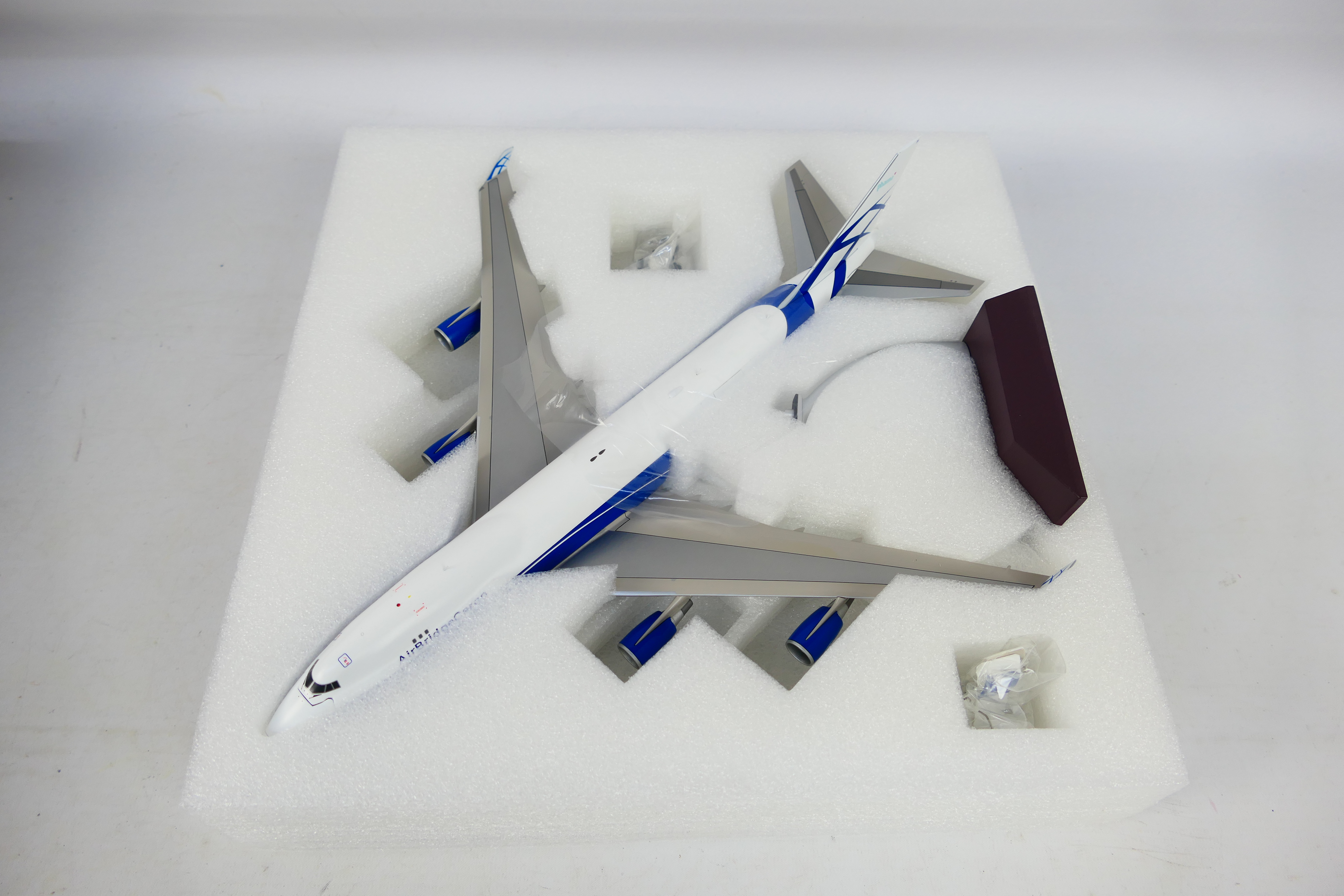 Gemini 200 - A boxed 1:200 scale Boeing 747-400F Air Bridge Cargo model in ABC Pharma livery # - Image 4 of 4