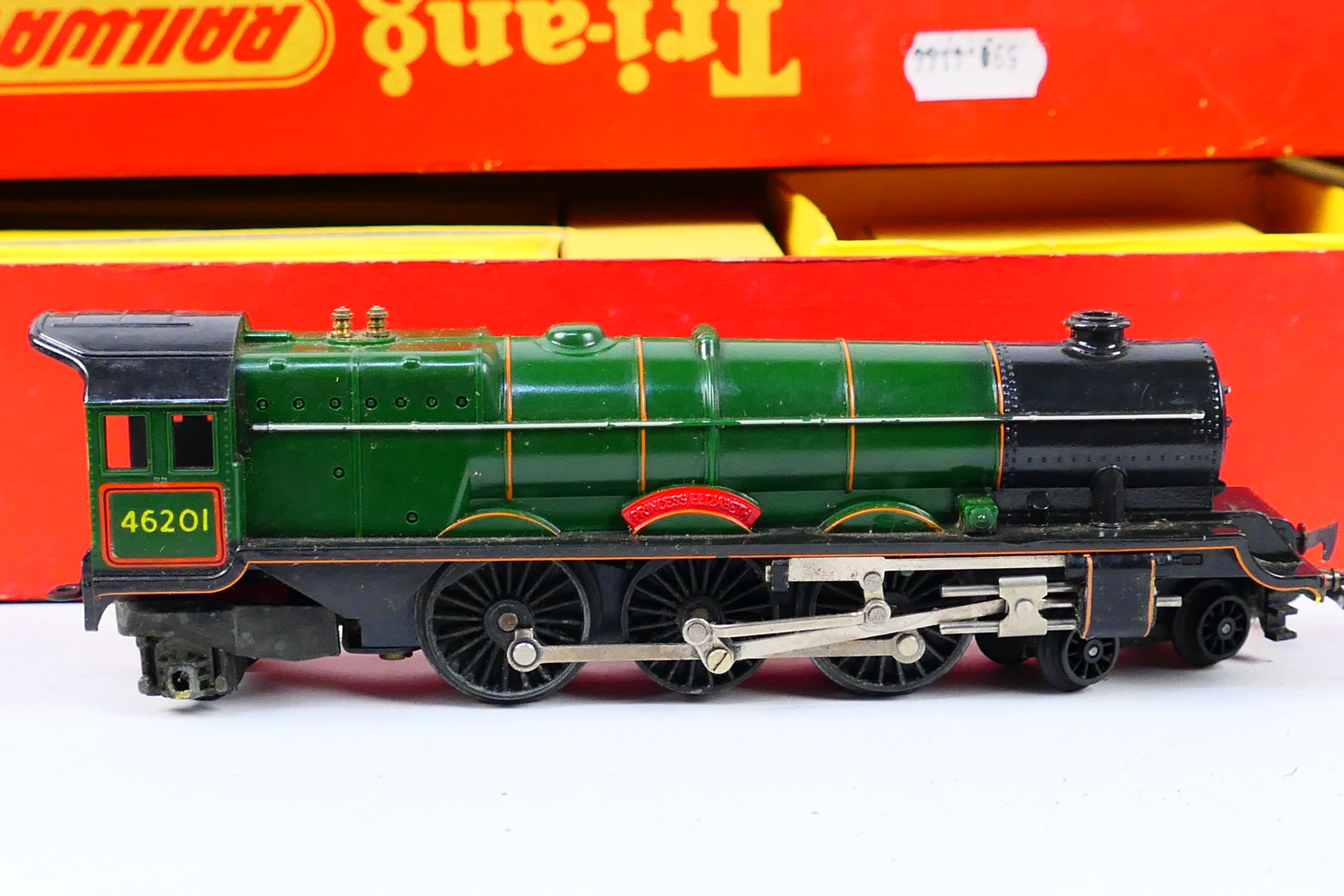 Tri-ang - Hornby Dublo - A boxed OO gauge train set with Princess Elizabeth locomotive and 2 x - Image 4 of 8