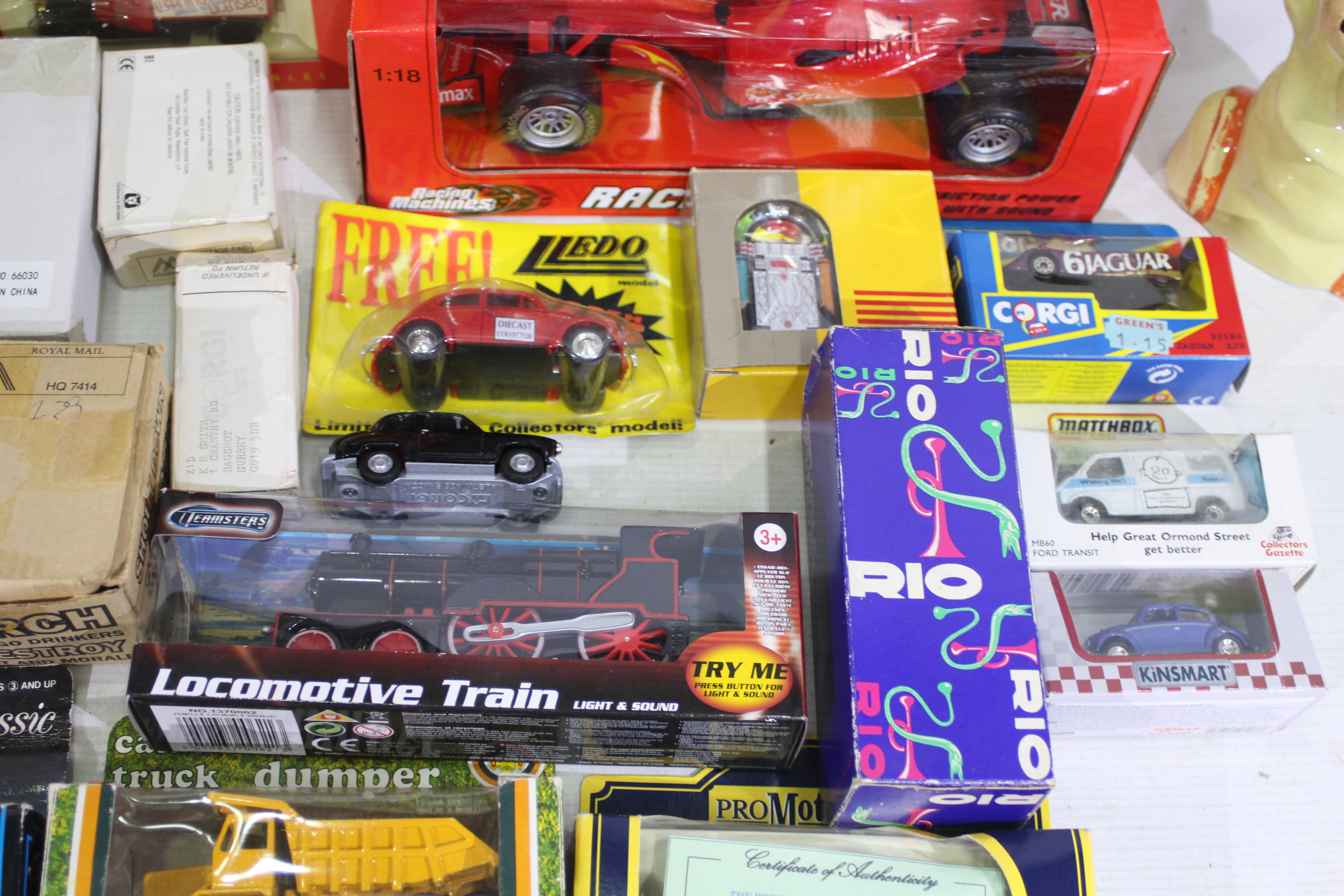 Joal - Matchbox - Corgi - Kinsmart - Others - A boxed group of diecast and plastic model vehicles - Image 4 of 4