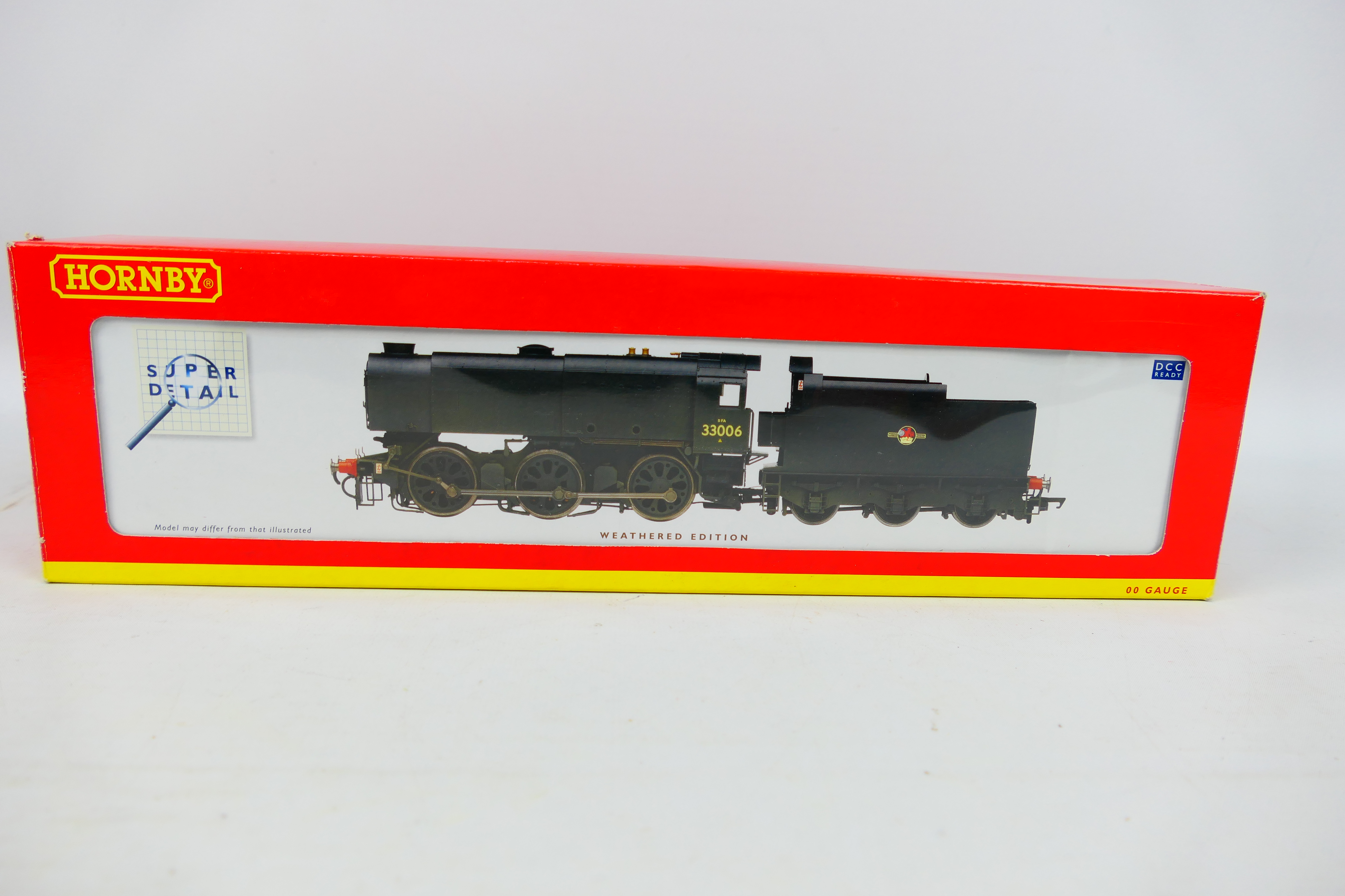 Hornby - A boxed Hornby SUPER DETAIL R2344B DCC READY OO gauge 0-6-0 Class Q1 steam locomotive and - Image 2 of 6