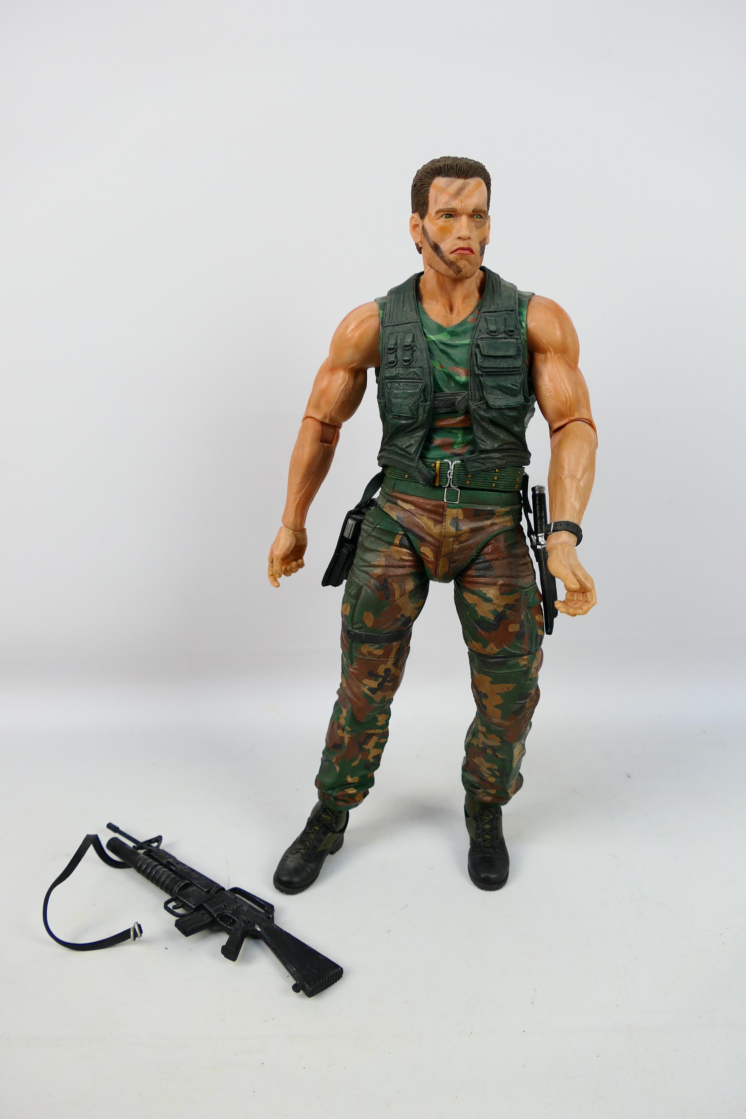 NECA - A 1:4 scale Dutch Action Figure (2013) based of the 1987 Predator film. - Image 2 of 8