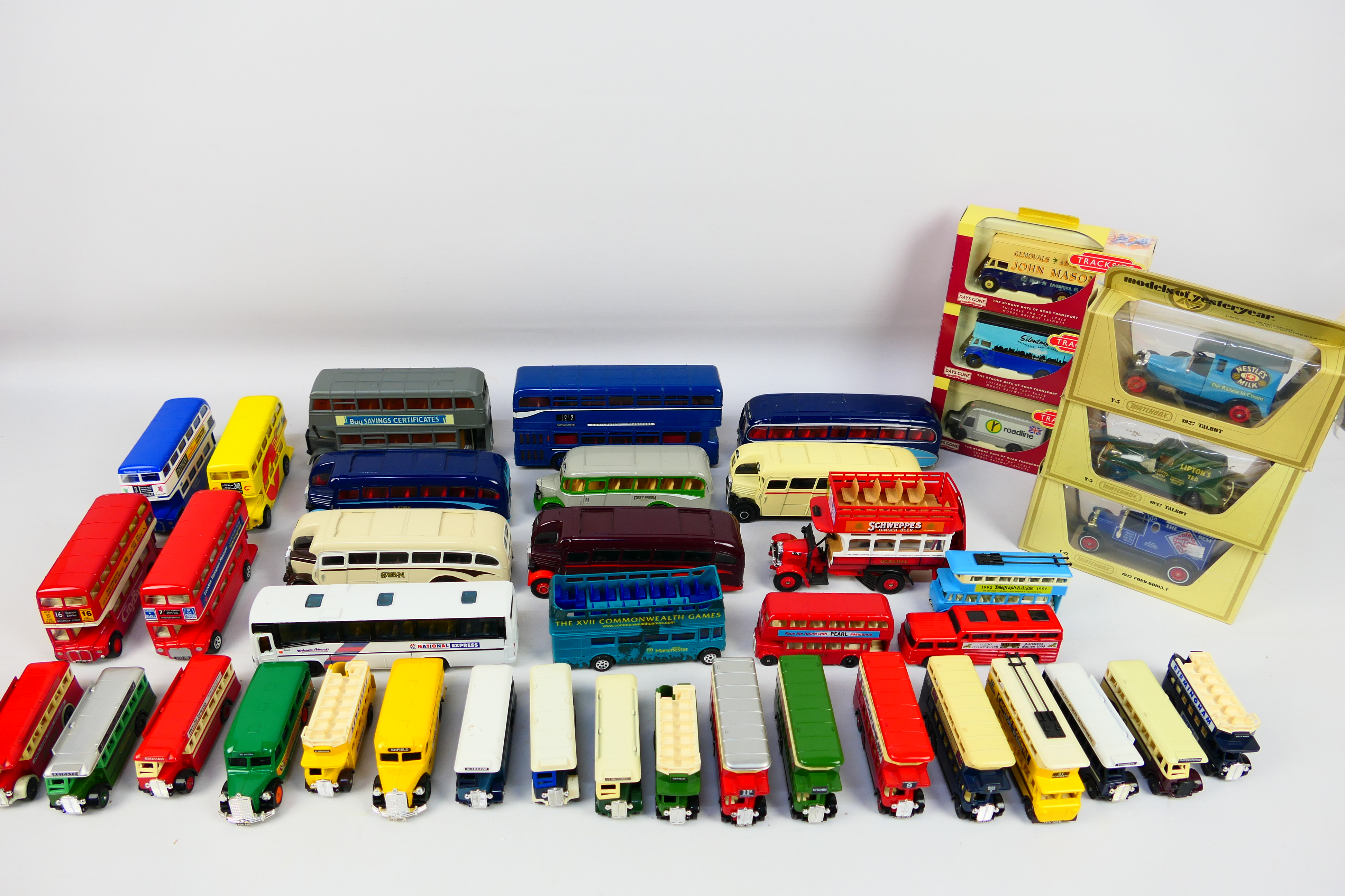 Corgi - Lledo- - A Collection of unboxed Corgi busses and in excellent condition and an assortment - Image 2 of 18