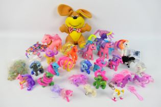 Hasbro - Grafix - My Little Pony - An assortment of over 20 My Little Pony Toys.