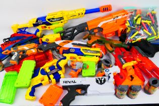 Nerf - A selection of unboxed Nerf Weapons to include a Thunderbow(43321A8768),