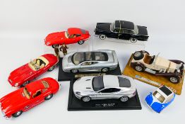 Bburago - Revell - Maisto - 8 x unboxed cars in 1:18 scale including Mercedes Benz 300 SE,