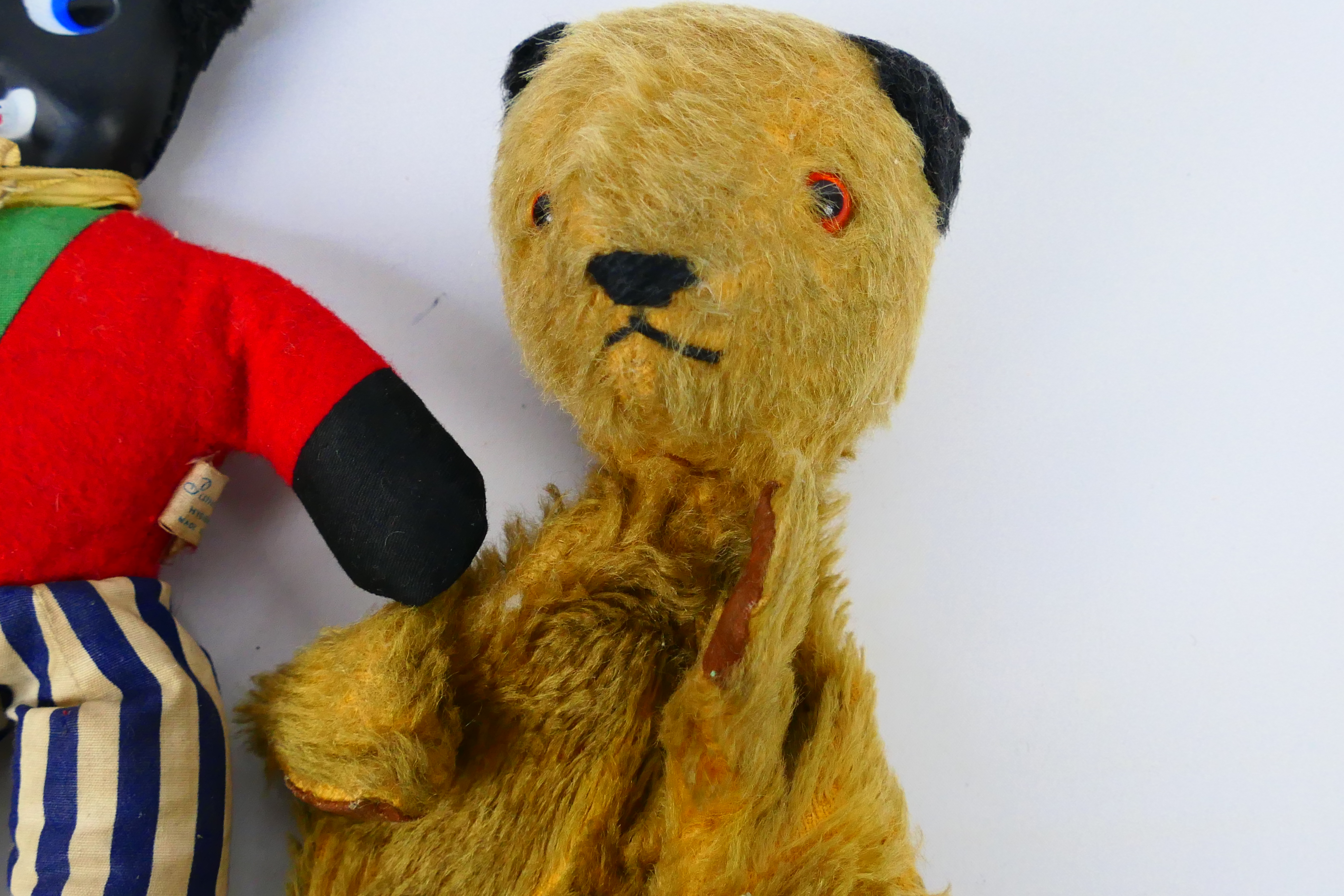 Pamela Foster - Chad Valley - Sooty - An unboxed Sooty Puppet, Golly and Bunny Plush. - Image 3 of 8