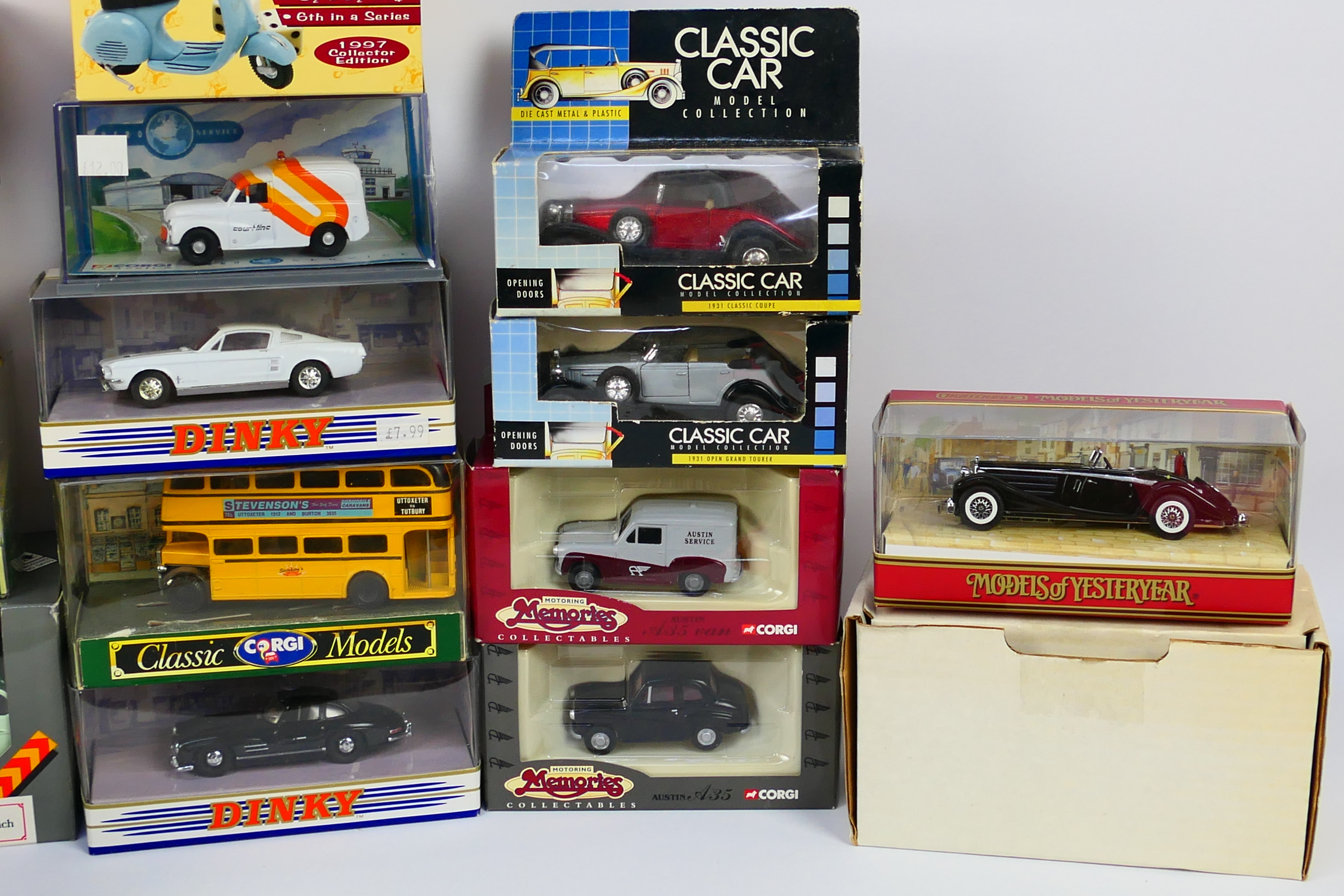 Corgi - Matchbox Dinky - Others - A boxed grouping of diecast and plastic model in various scales. - Image 4 of 5
