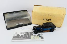 Franklin Mint - A boxed 1929 Rolls Royce Phantom Cabriolet DeVille model with display case.