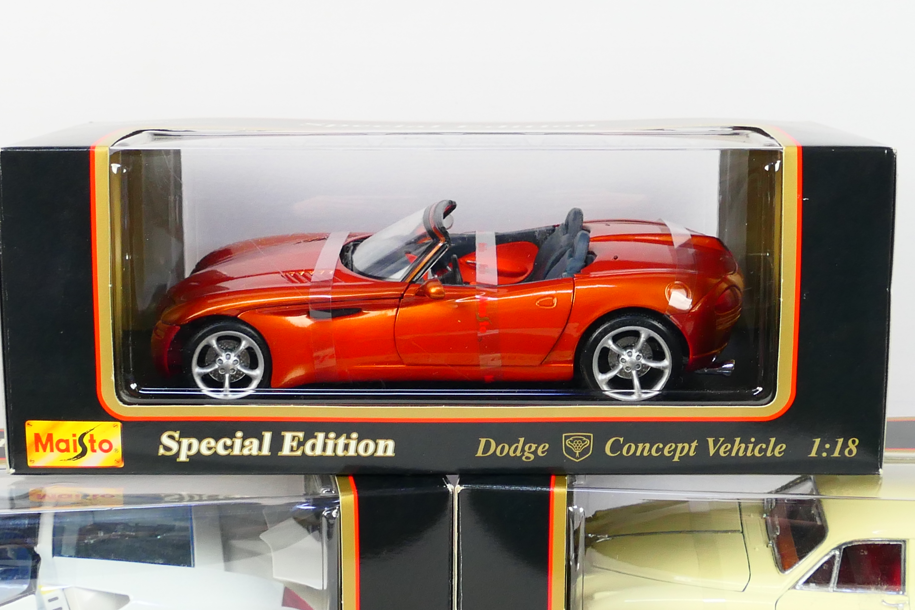 Maisto - Three boxed diecast 1:18 scale model cars from Maisto. - Image 2 of 4