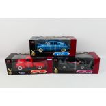 Road Signature - Three boxed diecast 1:18 scale model cars from Road Signature.