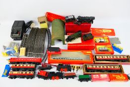 Tri-ang Dublo - TTR - A collection of OO gauge railway items including 2 x boxed TTR 4-4-0