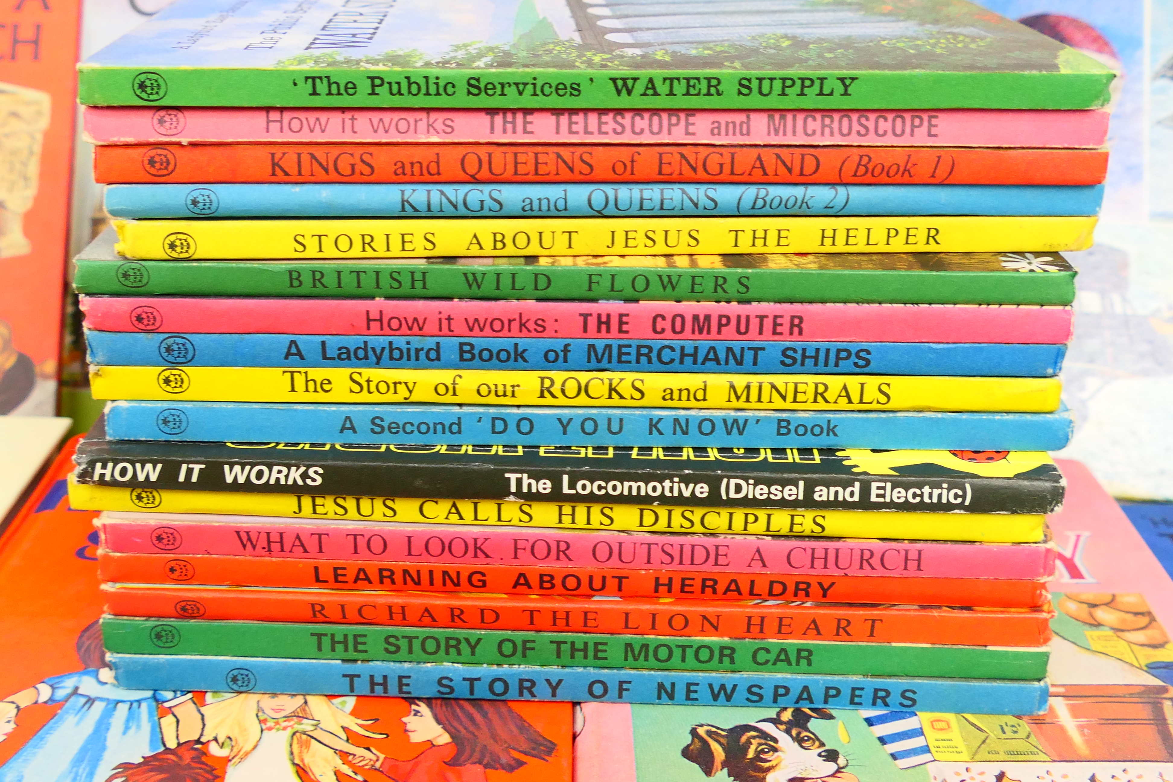 Ladybird - Book - A collection of over 35 Classic Ladybirds books from the 1960s and early 1970s to - Image 6 of 6