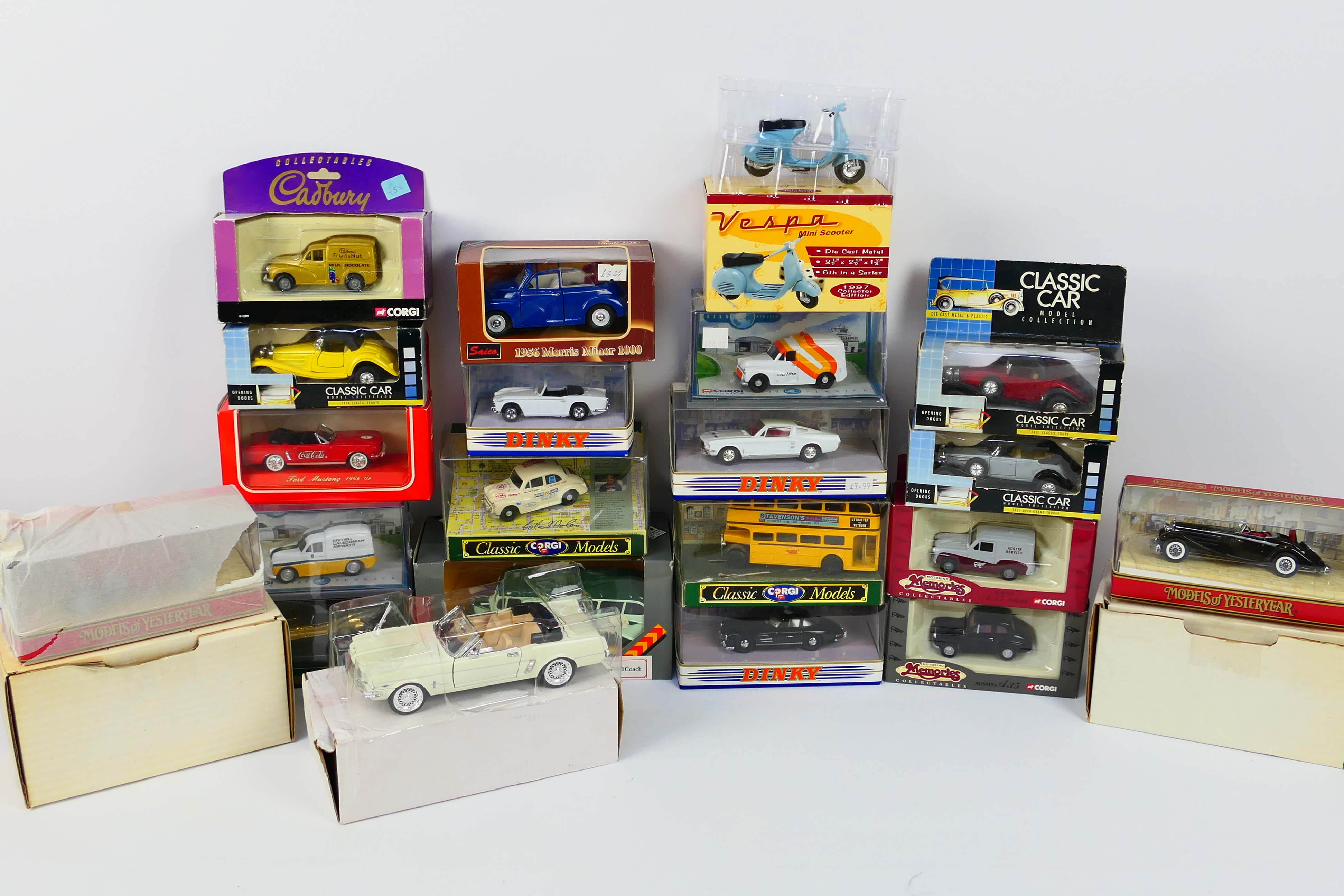 Corgi - Matchbox Dinky - Others - A boxed grouping of diecast and plastic model in various scales.