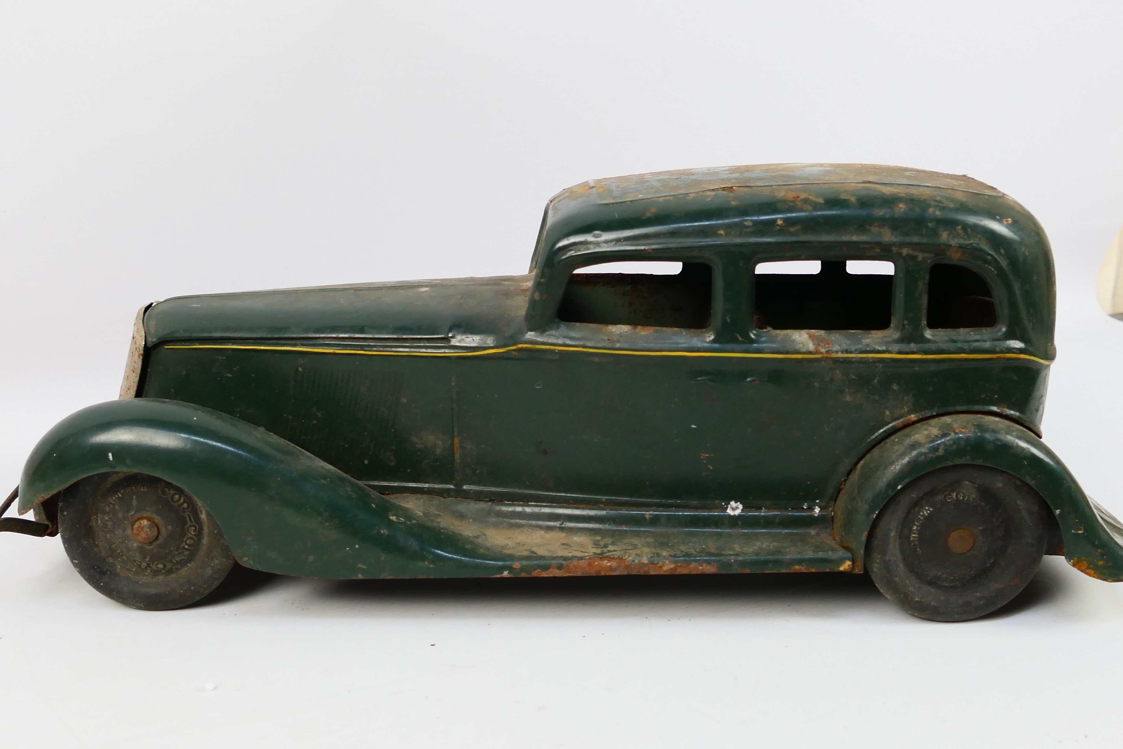 Cor Cor Toys - An original Cor Cor Graham Sedan in green from circa 1933. - Image 4 of 5