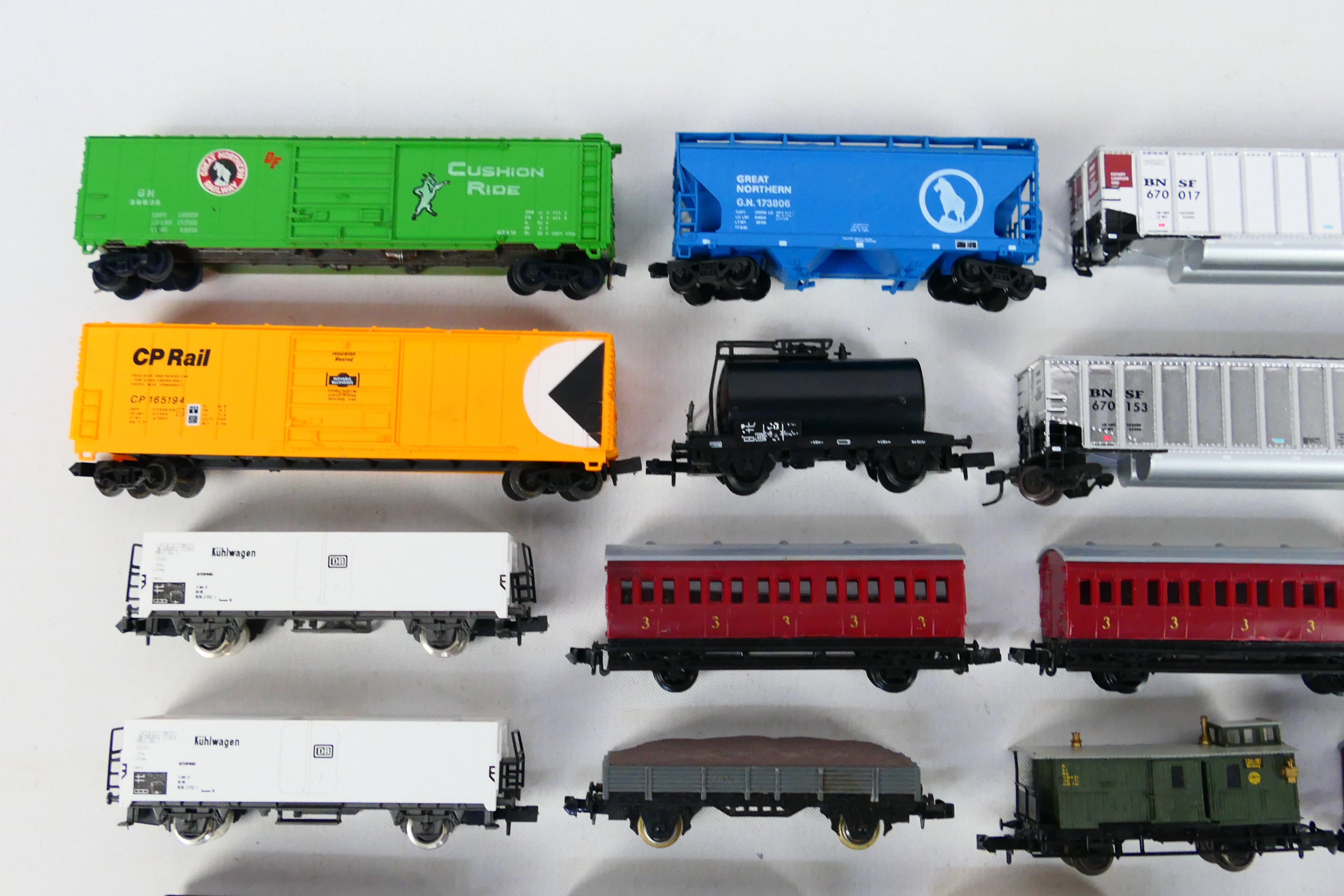 Peco - Athearn - Minitrix Bertran - Other - Over 30 unboxed items of mainly N gauge items of - Image 2 of 5