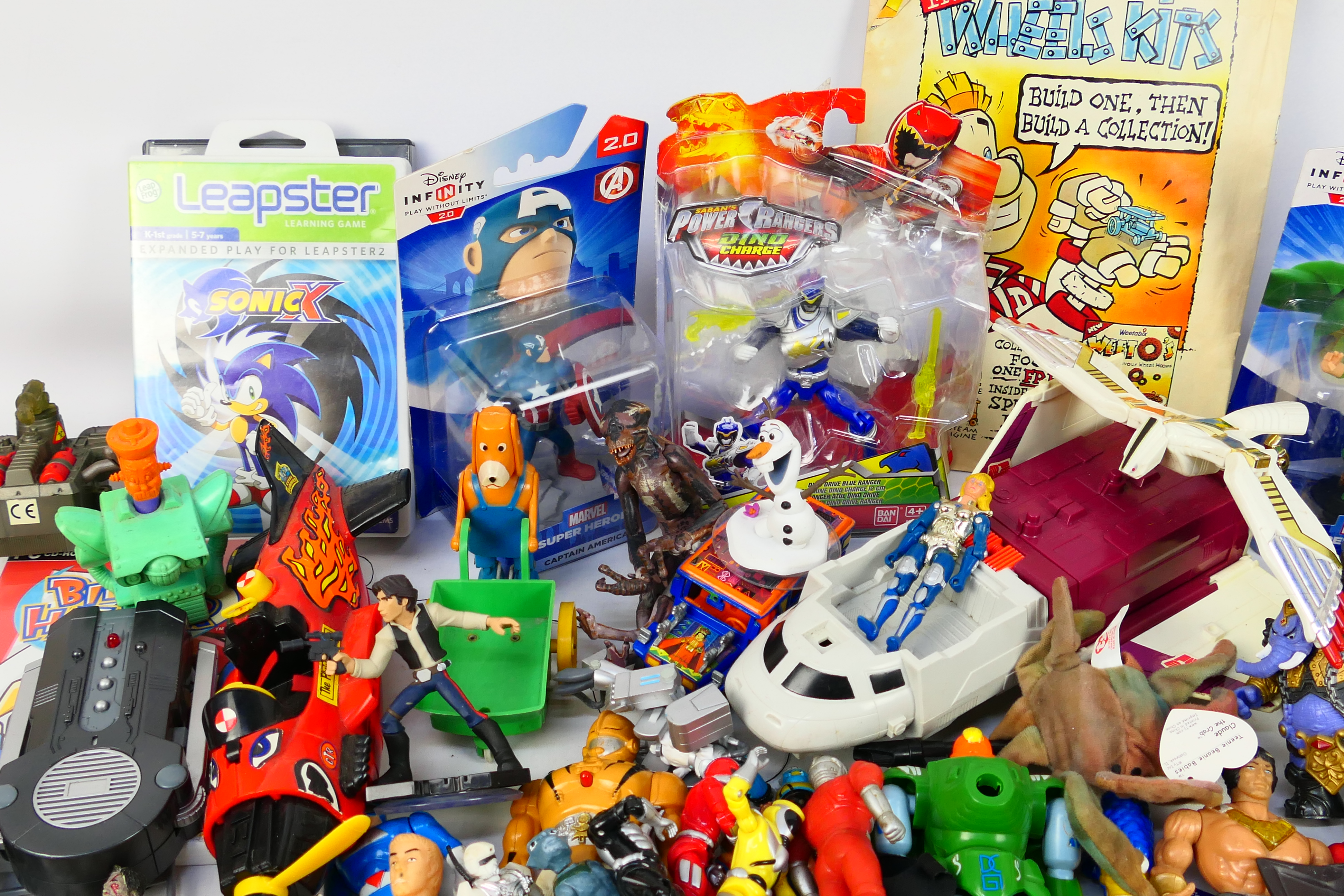 Bandai - Corgi - Mattel - Marx - Others - A large mainly unboxed collection of vintage action - Image 2 of 7