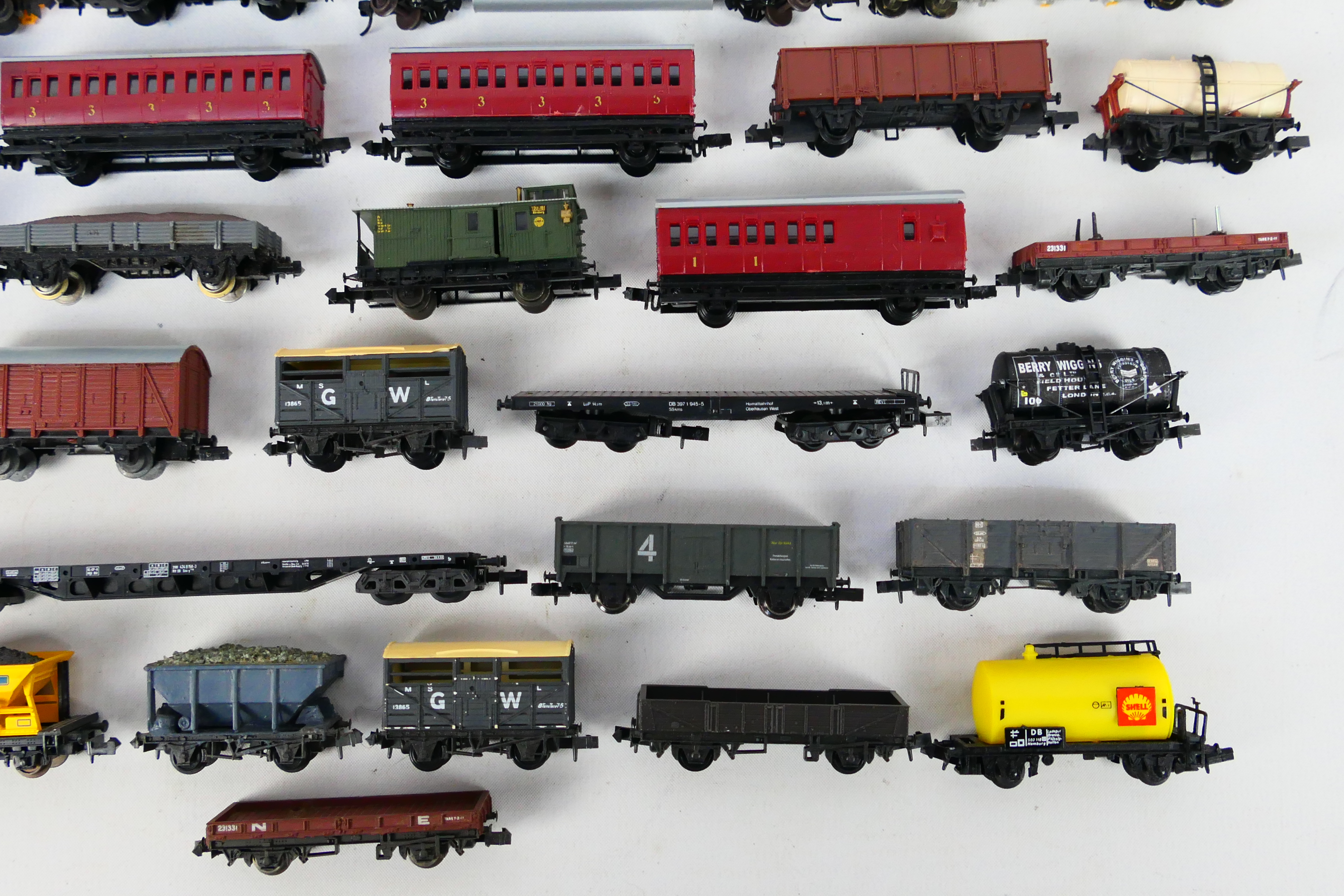 Peco - Athearn - Minitrix Bertran - Other - Over 30 unboxed items of mainly N gauge items of - Image 5 of 5