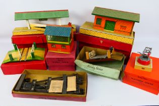 Hornby Trains - Model Railways - A collection of O gauge tinplate buildings including a platform