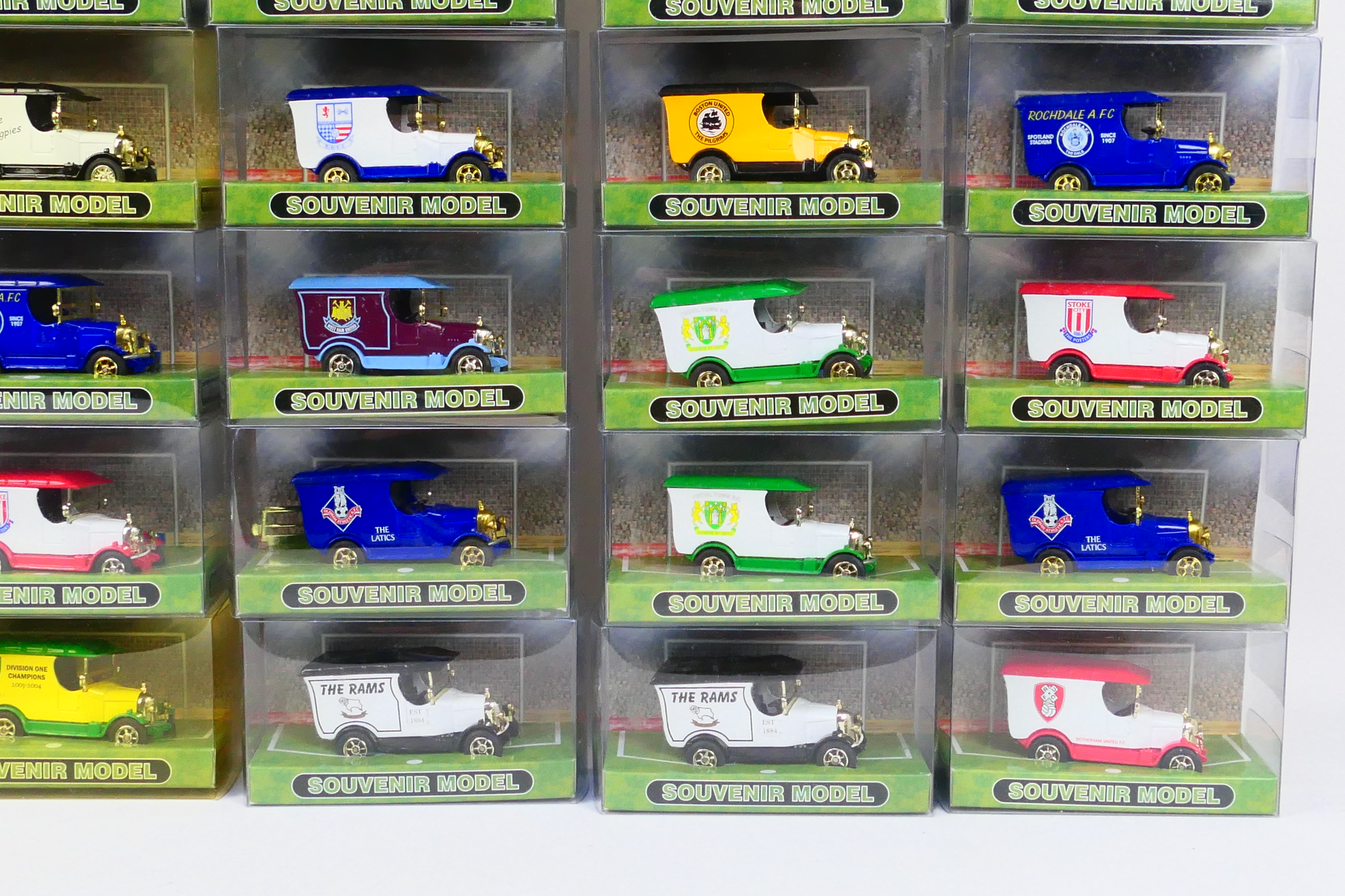 Oxford Diecast - A collection of 30 Diecast Metal Souvenir Model vehicles including Rochdale A.F. - Image 5 of 5