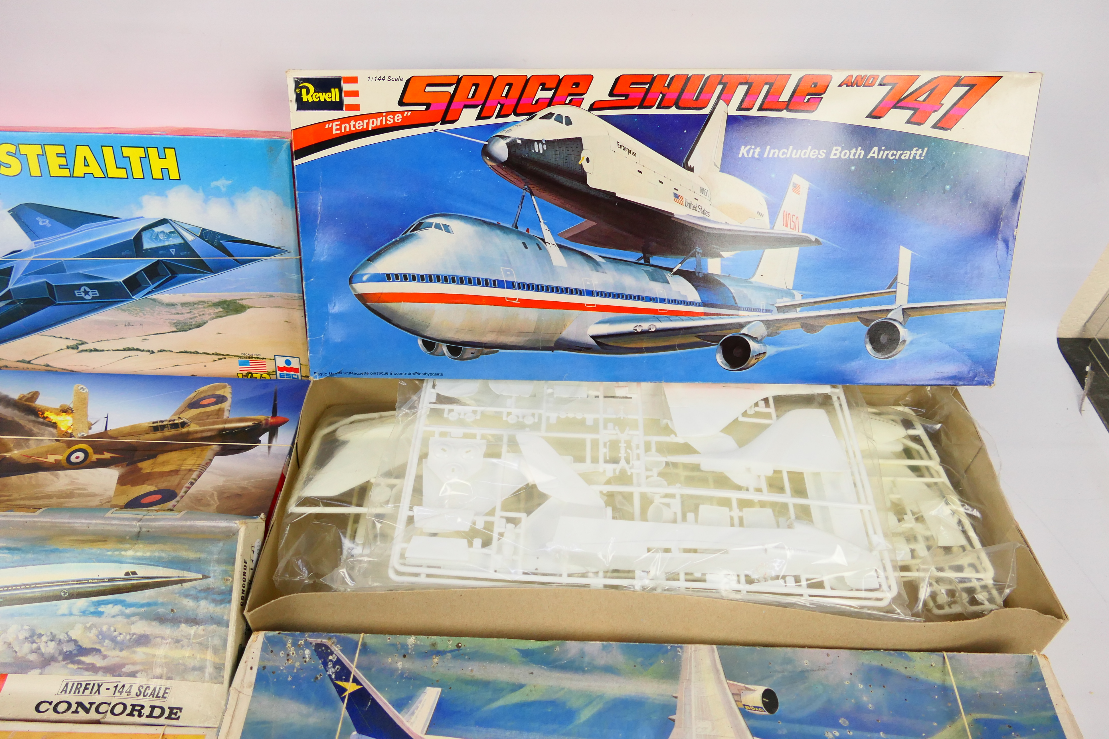 Airfix - Revell - Esci - 6 x aircraft model kits including Space Shuttle and 747 in 1:144 scale, - Image 2 of 3