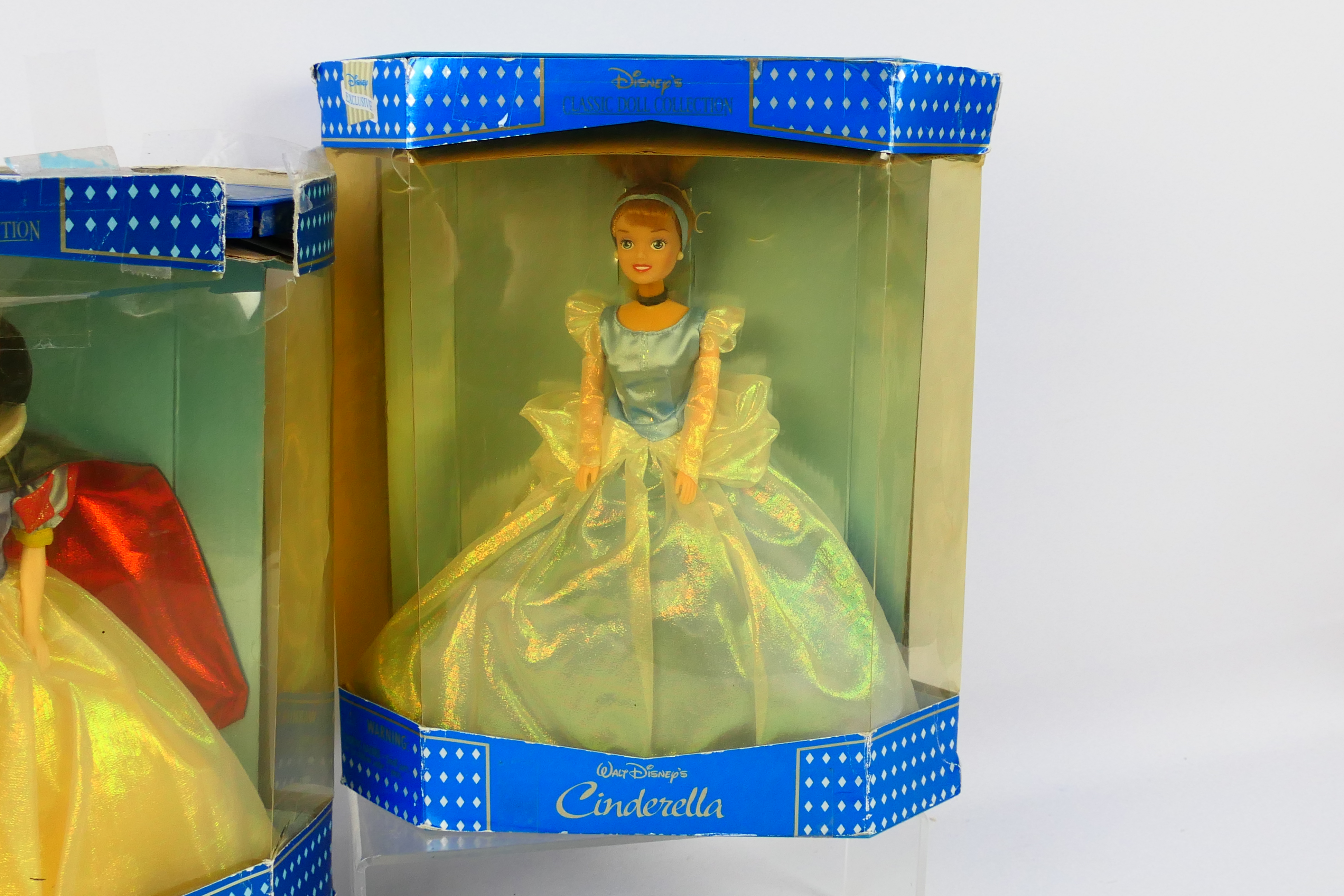 Disney - 2 x boxed Disney Classic Doll Collection models, Snow White and Cinderella. - Image 3 of 4
