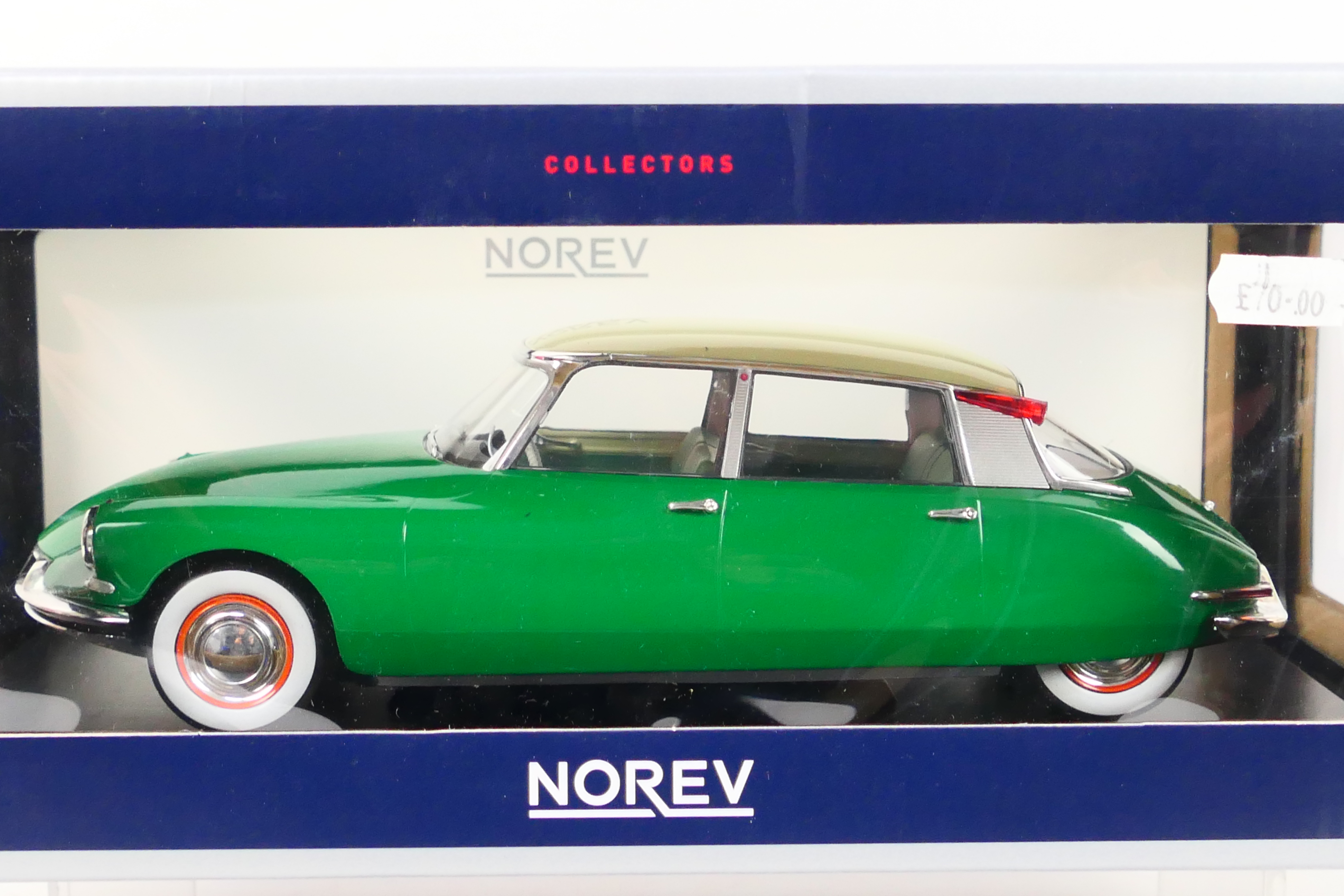 Norev - A boxed 1:18 scale Norev #181480 Citroen DS19. - Image 2 of 5