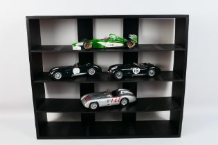Auto Art - Maisto - Hot Wheels - A set of wooden open shelves in black with 4 x unboxed 1:18 scale