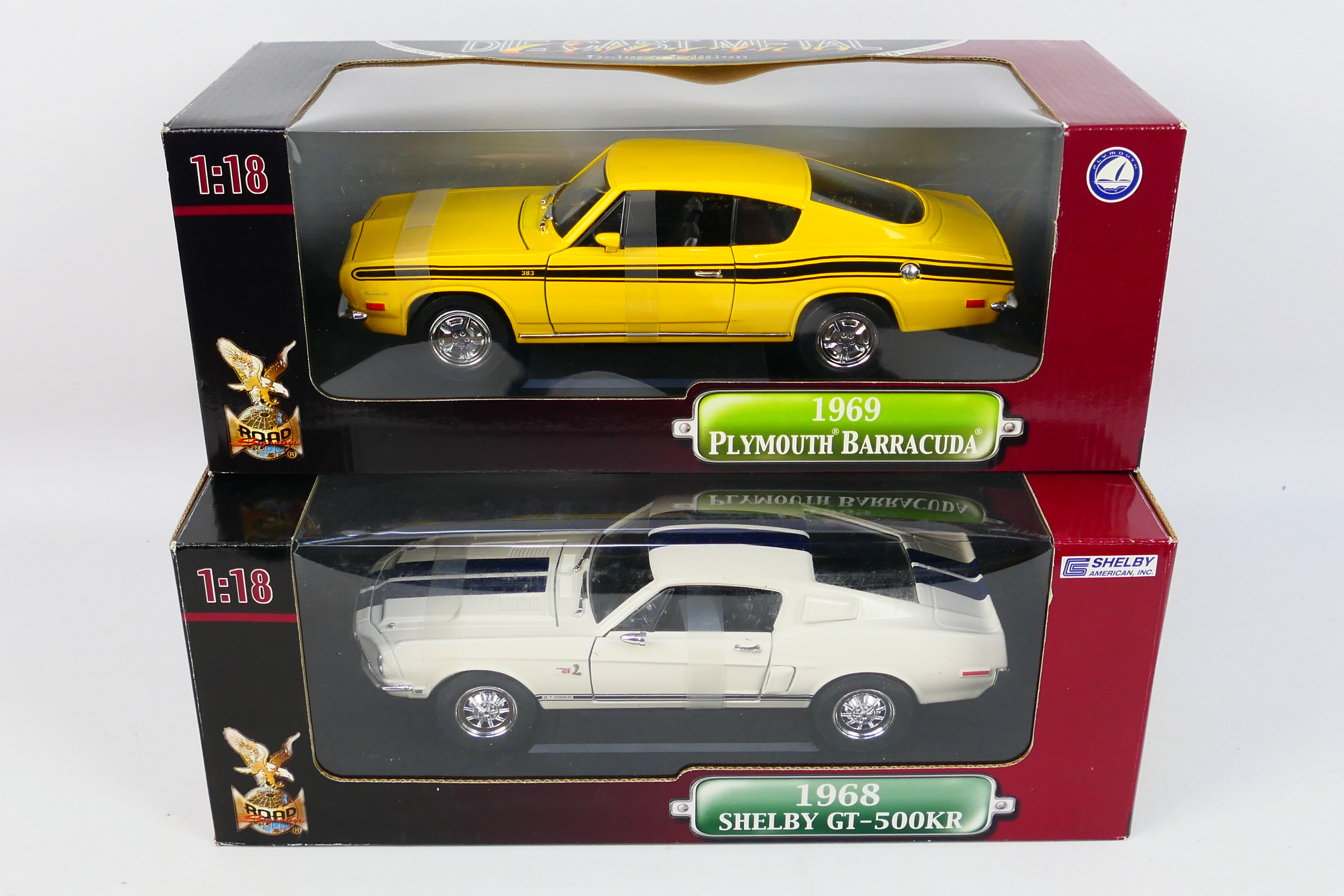 Road Signature - Two boxed diecast 1:18 scale model cars from Road Signature 'Deluxe Edition' range.