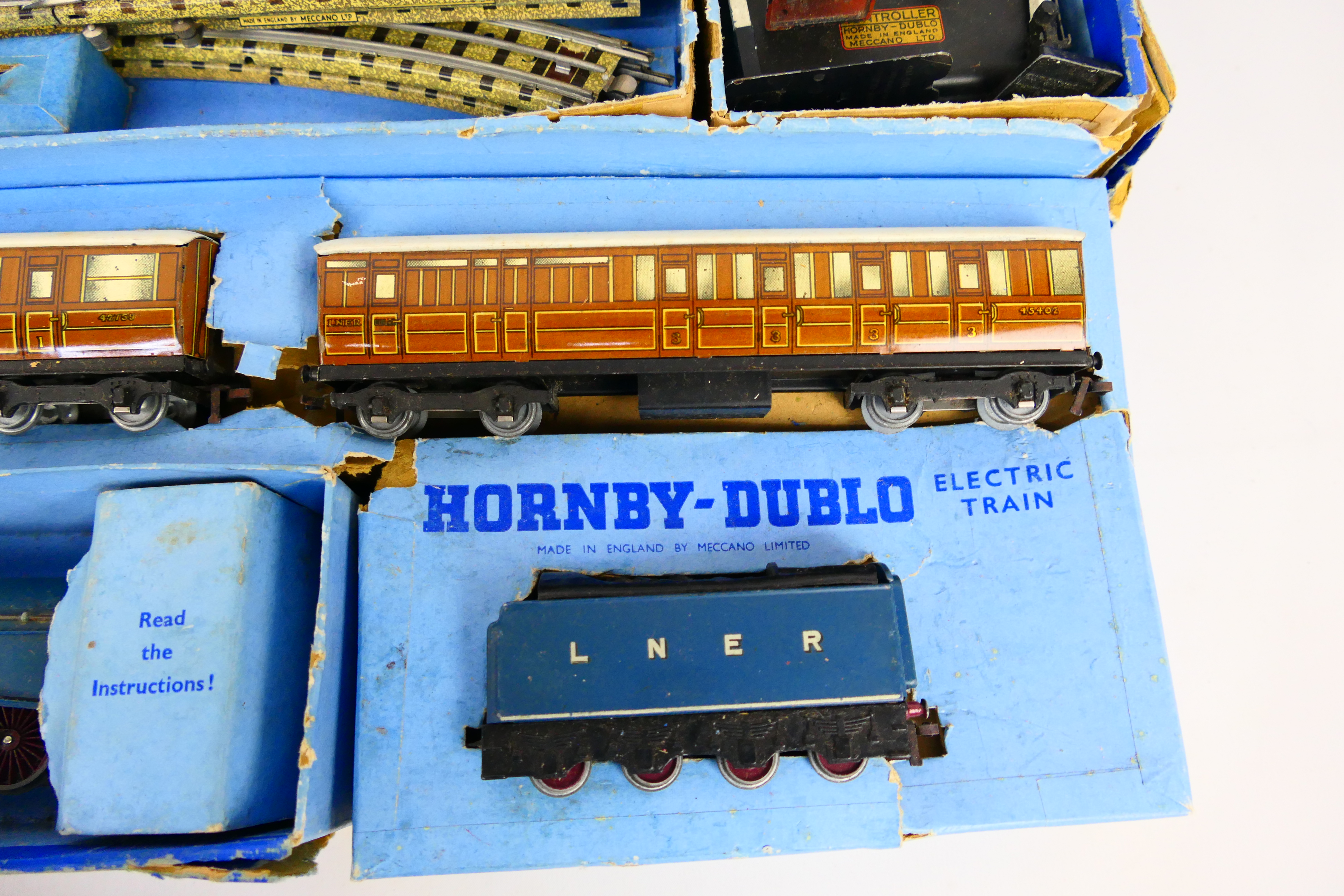 Hornby - A boxed Dublo Sir Nigel Gresley trains set # EDP1, - Image 6 of 7