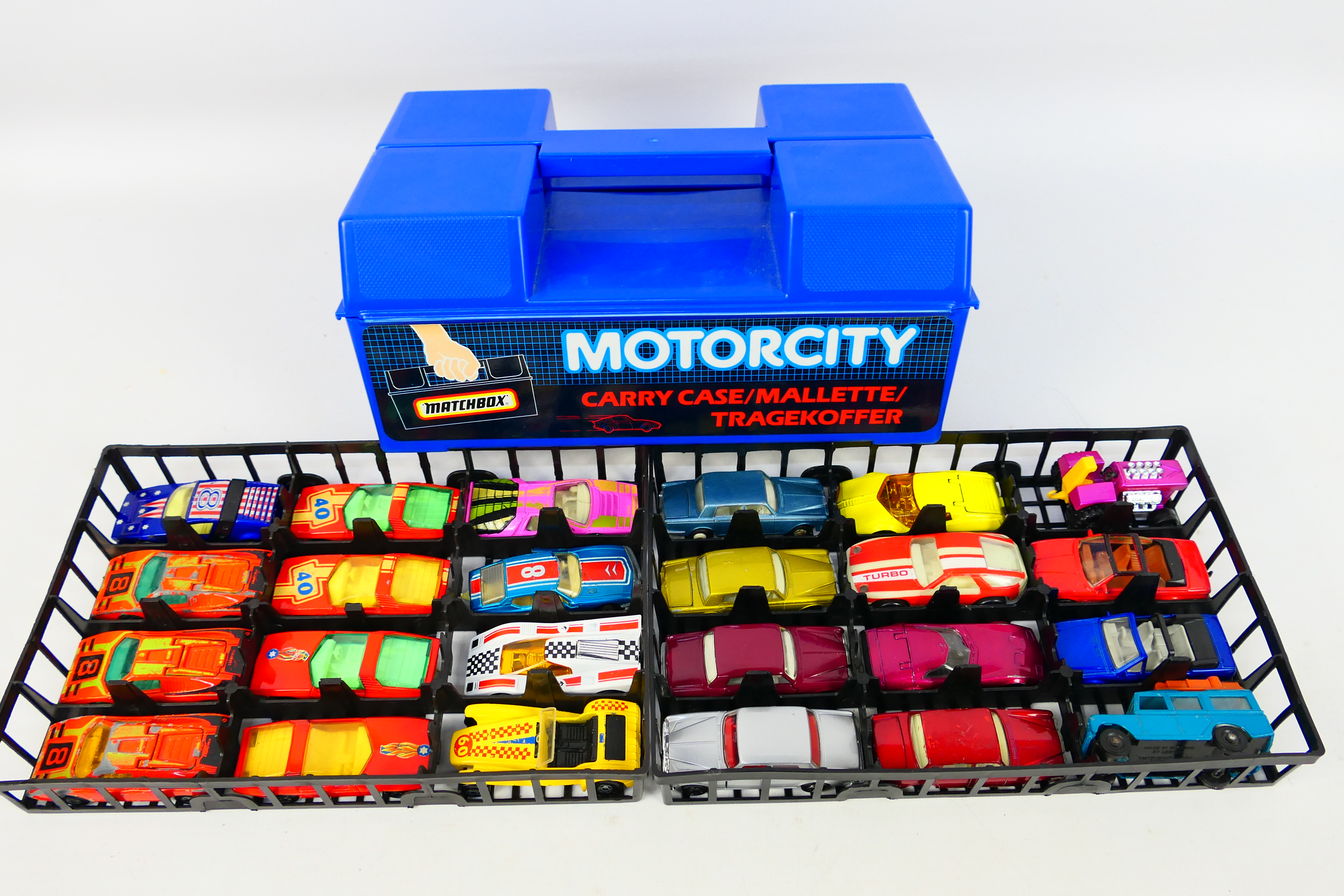 Matchbox - A plastic Matchbox carry case containing 24 mainly Matchbox Superfast diecast model
