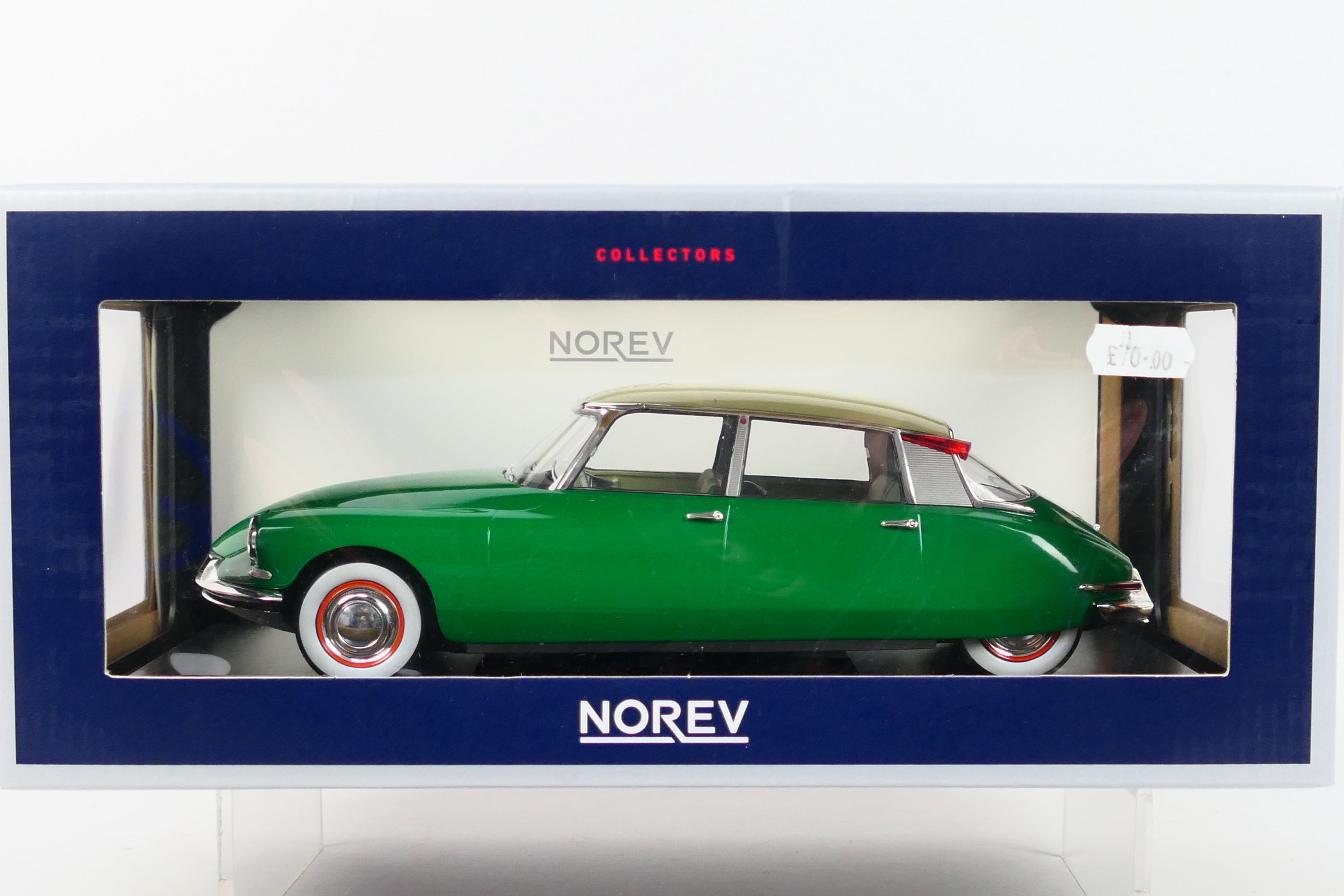 Norev - A boxed 1:18 scale Norev #181480 Citroen DS19.