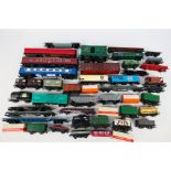 Bachmann - Lima - Dapol - Hornby - Others - Over 30 unboxed items of mainly OO / HO gauge freight