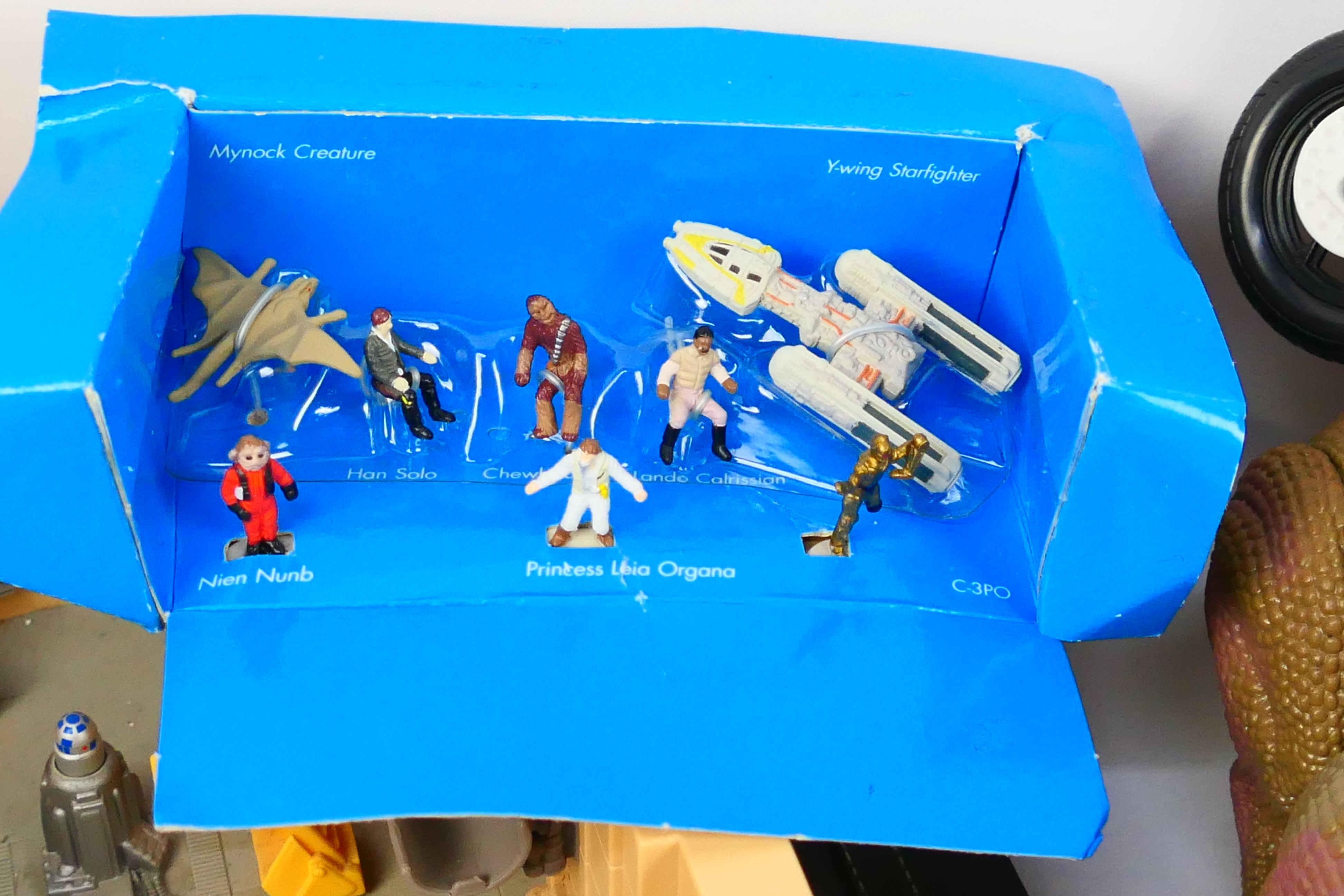 Kenner - Hasbro - Galoob - Tyco - Others - An assortment of unboxed vintage action figures and toys. - Image 3 of 7