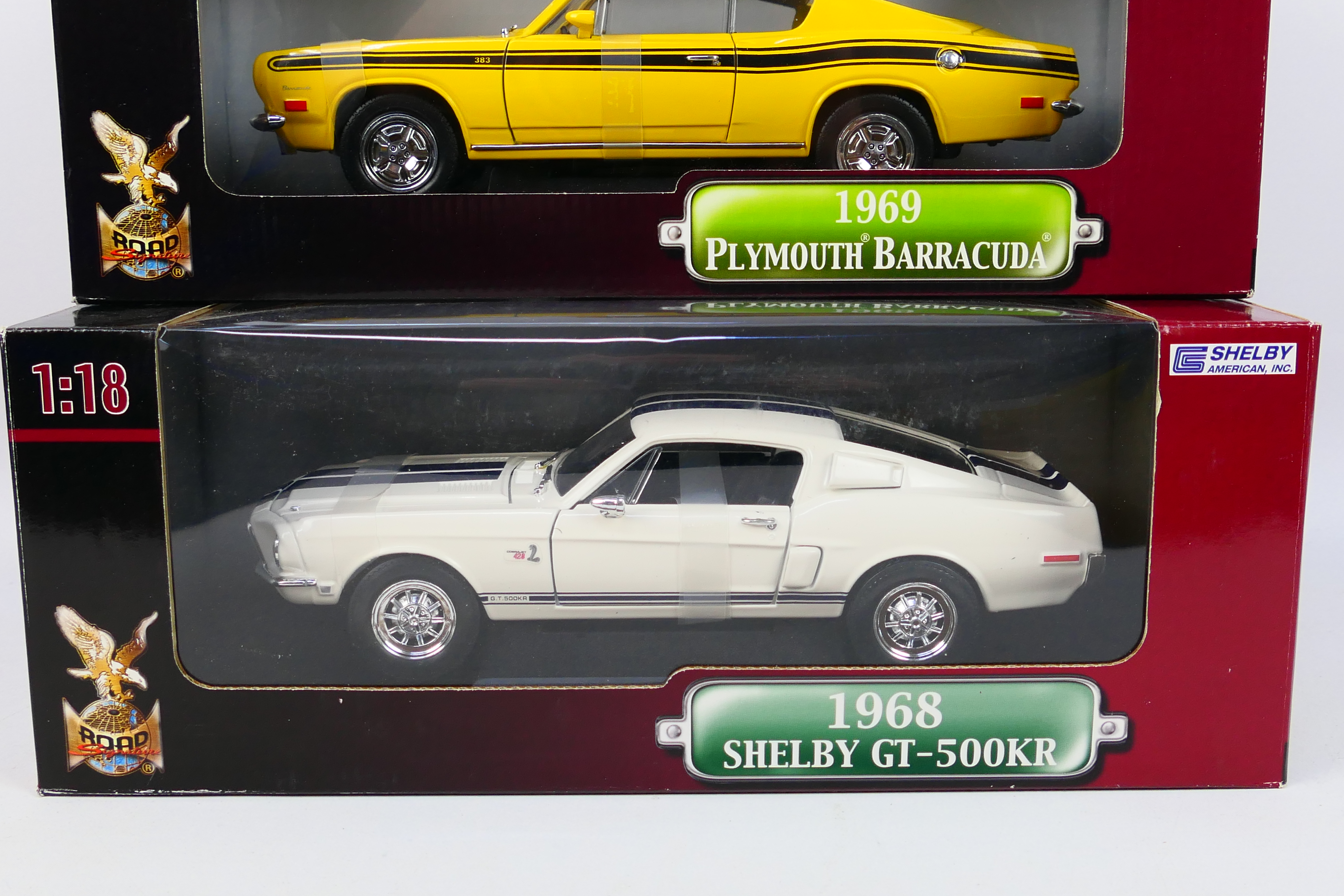 Road Signature - Two boxed diecast 1:18 scale model cars from Road Signature 'Deluxe Edition' range. - Image 2 of 3