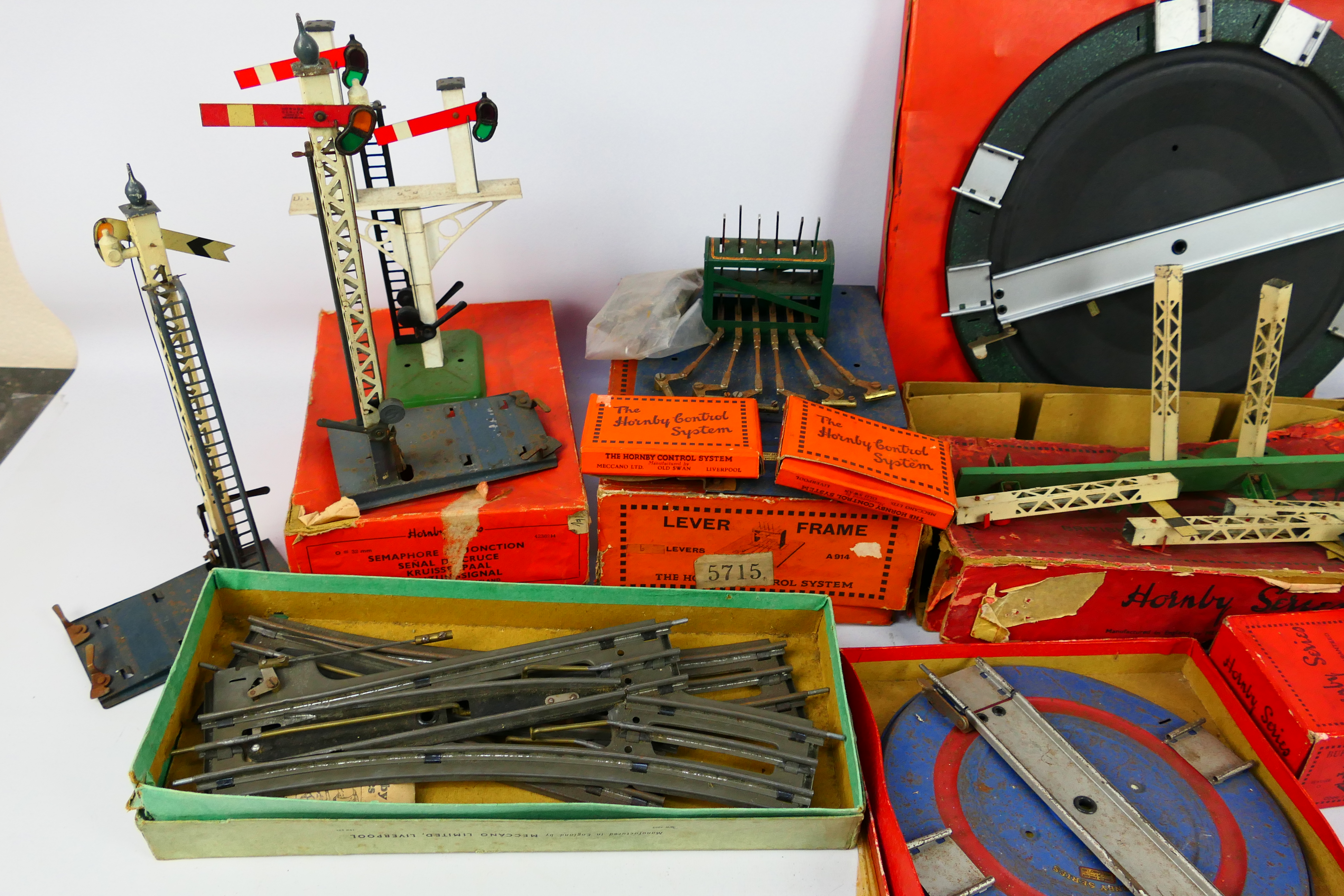 Hornby Trains - Model Railways - Track - A collection of O gauge track and accessories (2 and - Image 2 of 4