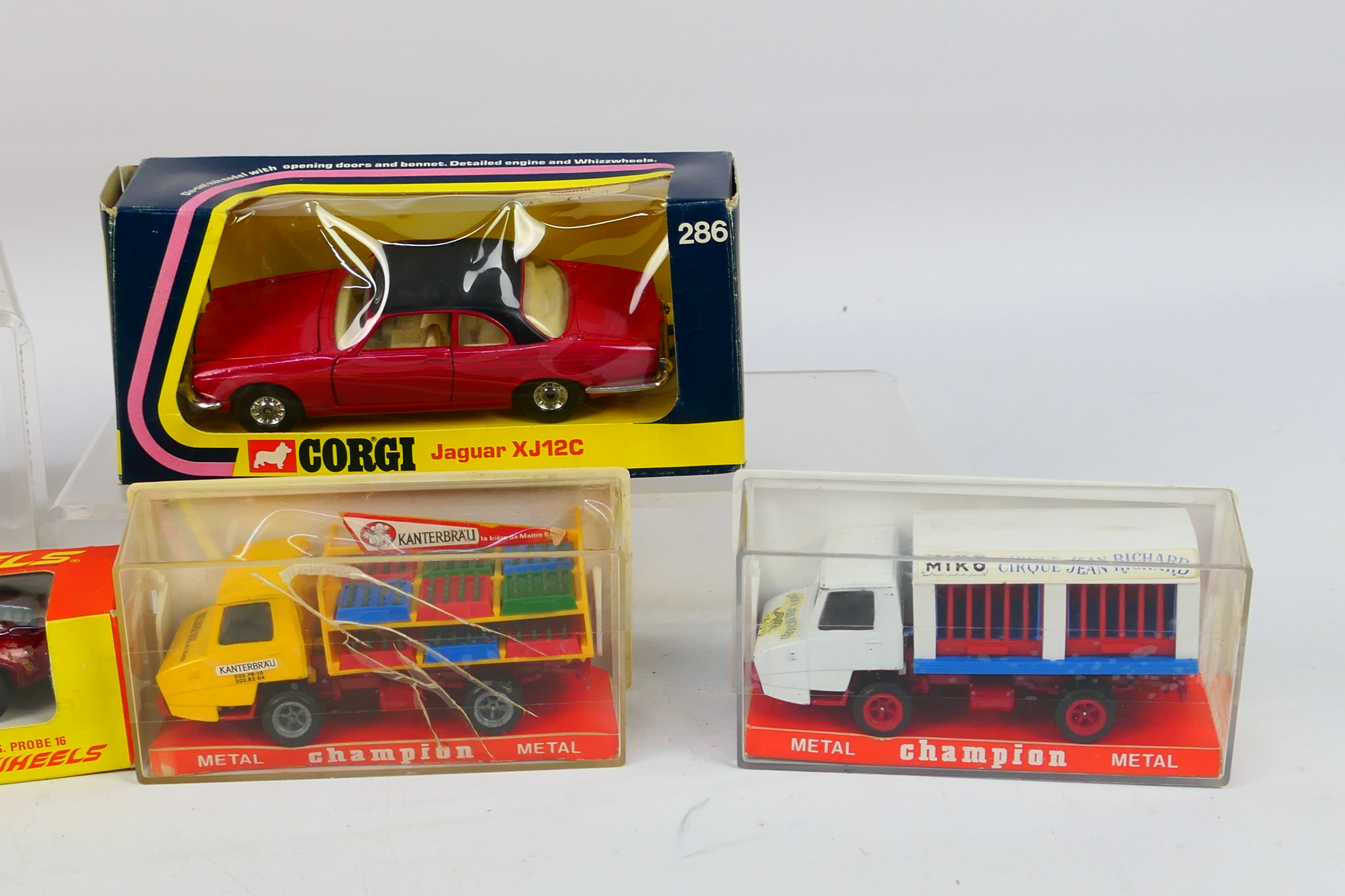 Corgi - Champion - 6 x boxed vehicles including Police Range Rover # 461, Jaguar XJ12C # 286, - Image 3 of 3