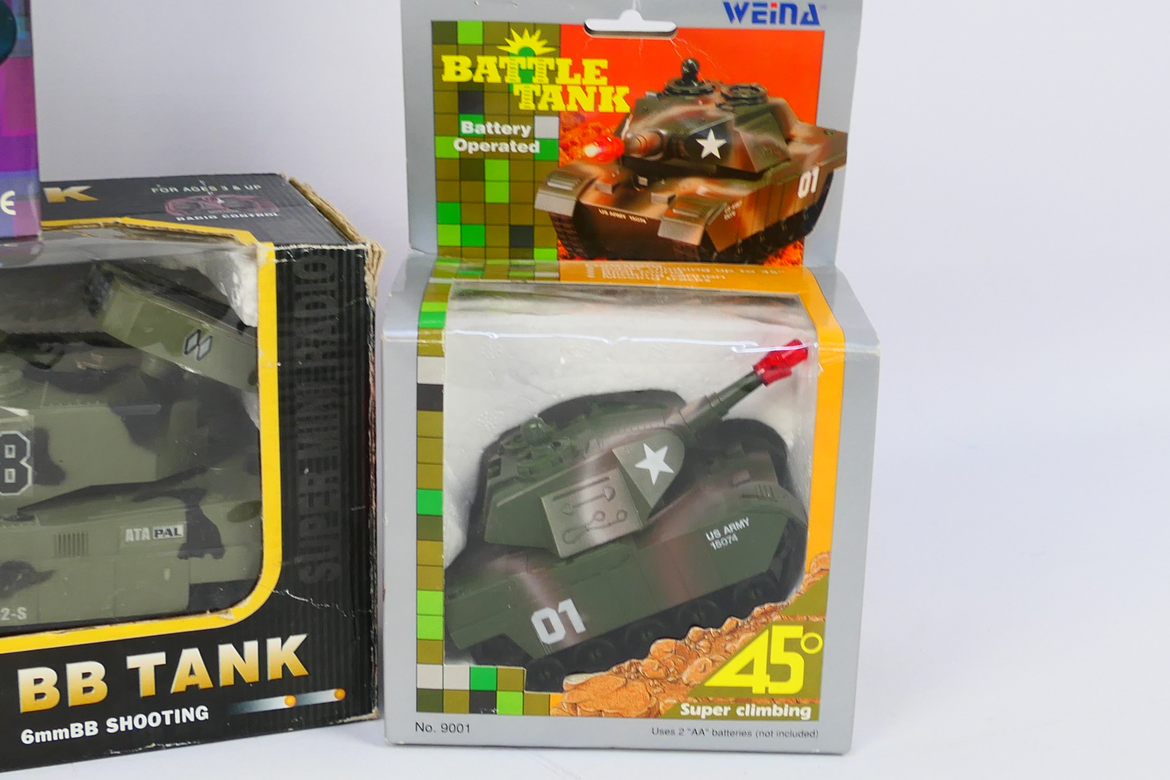 BB - Weina - All Terrain - A group of four plastic tanks, one unboxed, - Image 2 of 5