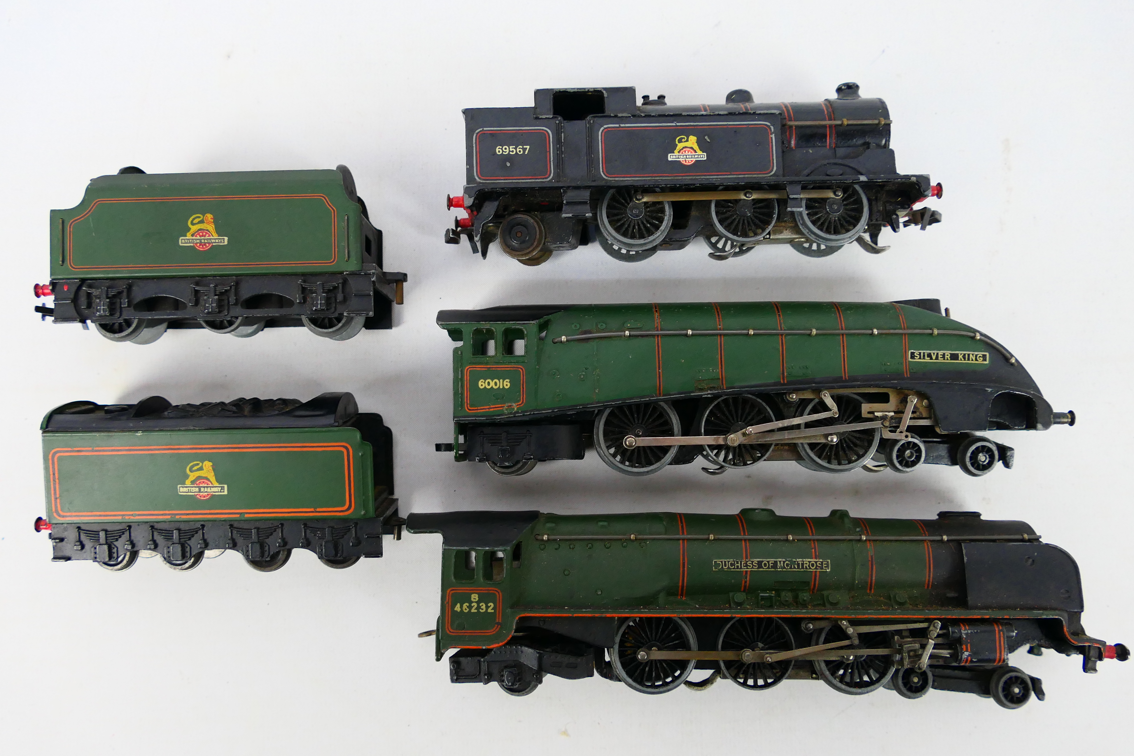 Hornby Dublo - Model Railways - A assortment of unboxed Hornby Dublo items including a 4-6-2 B46232