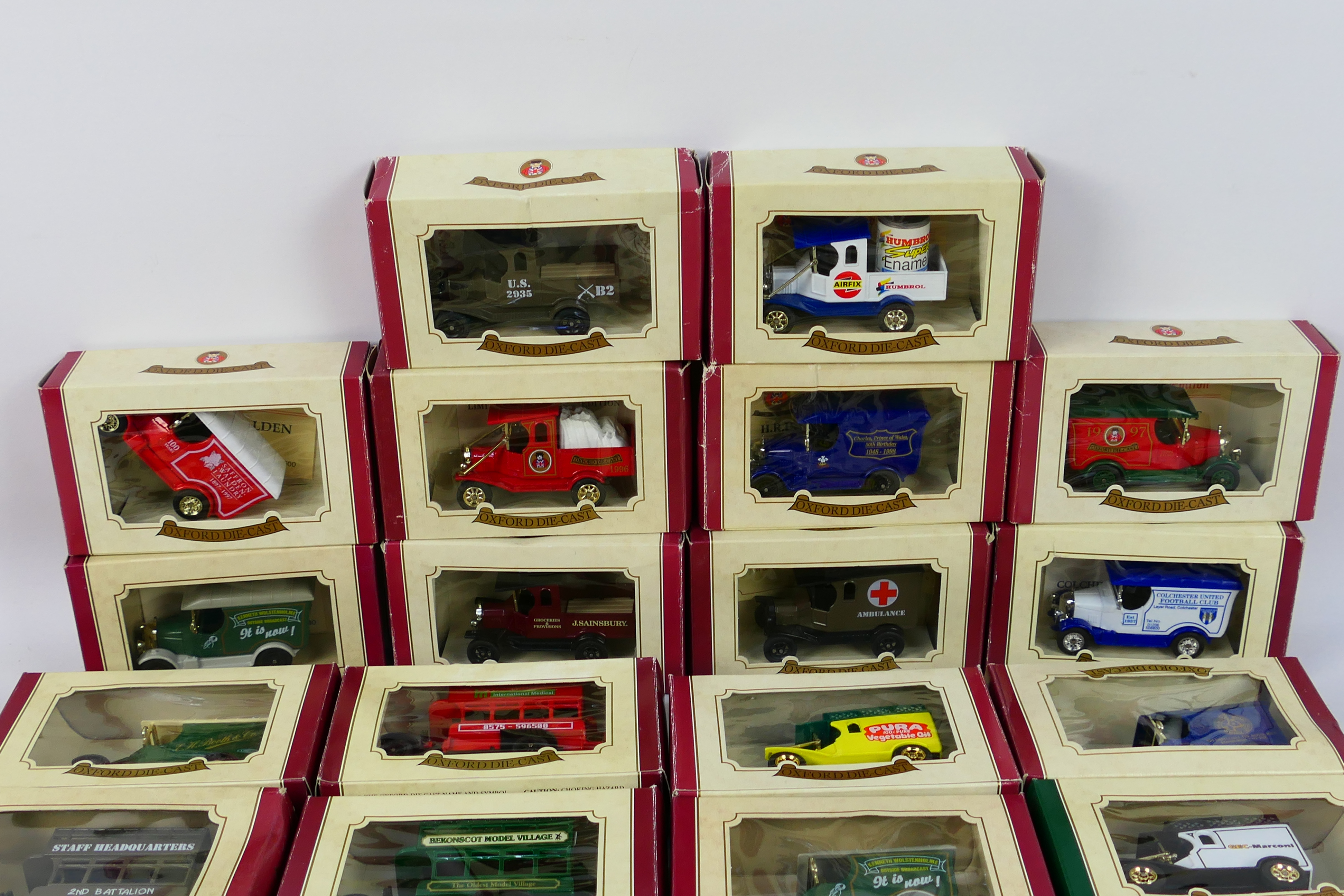 Oxford Diecast - A collection of 30 Diecast Metal vehicles including Stanley Mathews England - Image 2 of 3