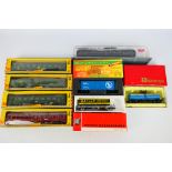Fleischmann - Jouef - Rivarossi - Eight boxed items of HO gauge passenger coaches and freight