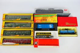 Fleischmann - Jouef - Rivarossi - Eight boxed items of HO gauge passenger coaches and freight