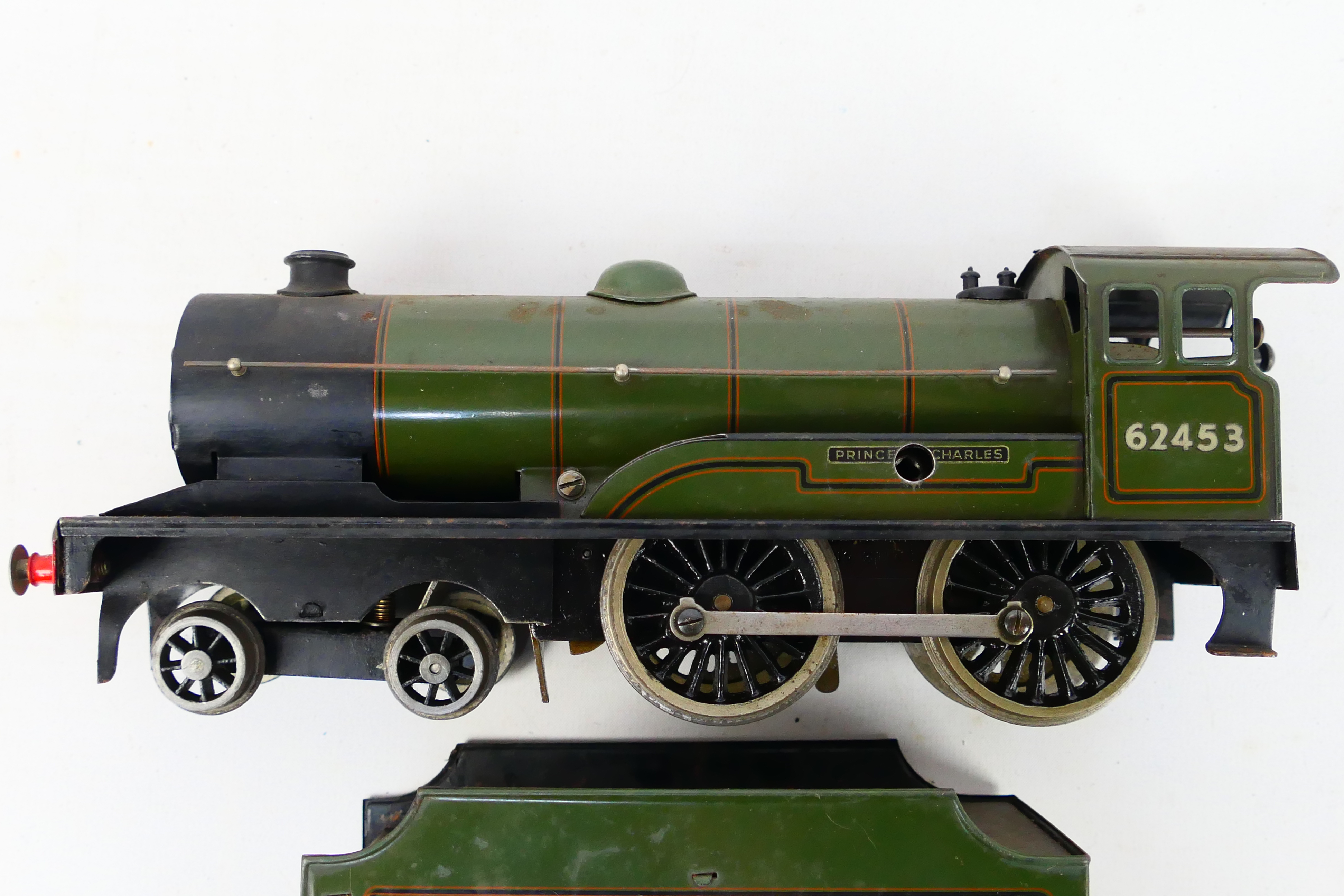 Bassett Lowke - Model Railways - An unboxed clockwork O gauge Bassett Lowke 4-4-0 62453 'Prince - Image 2 of 9