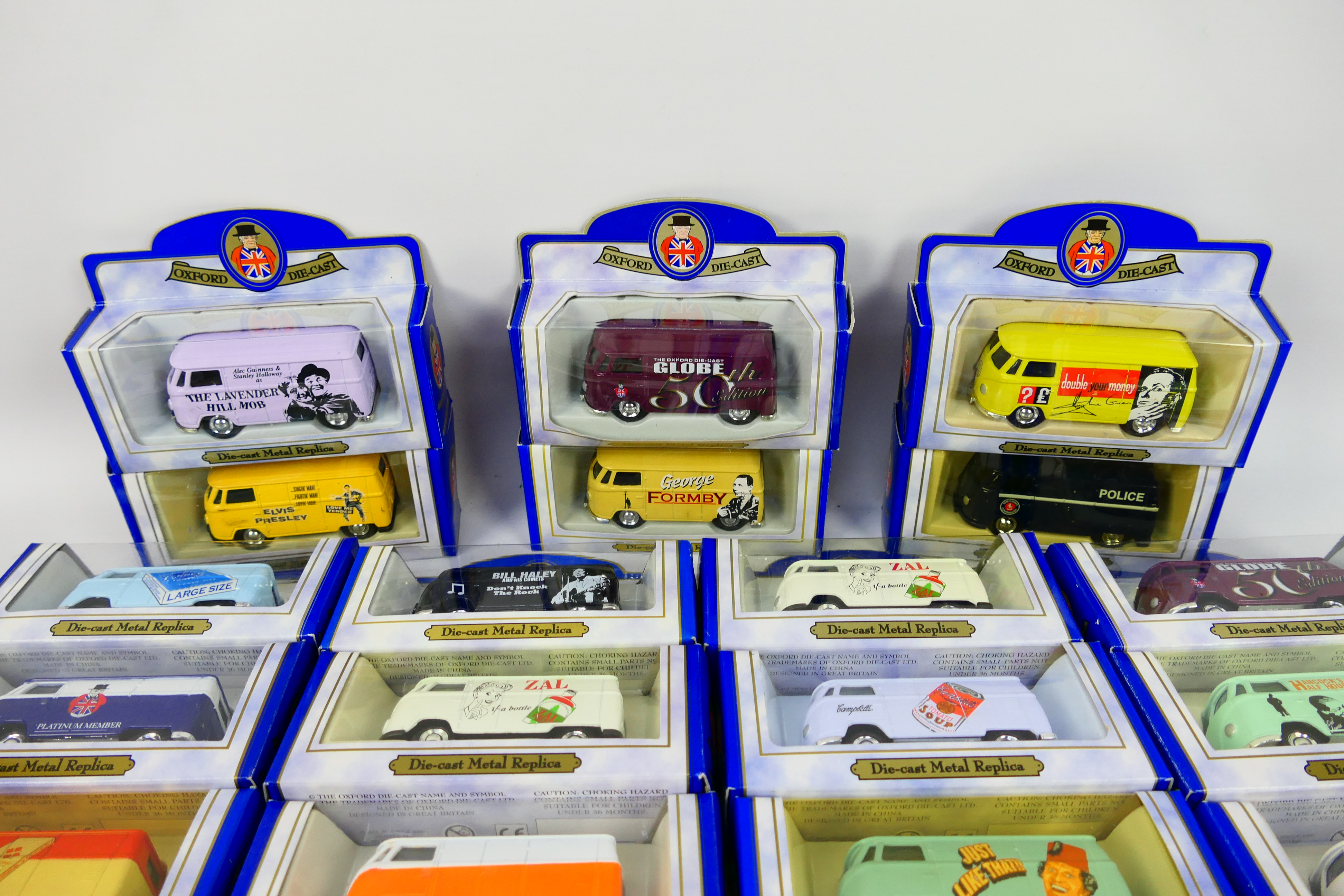 Oxford Diecast - A collection of 30 Oxford Diecast Metal vehicles including Platinum Member, - Image 3 of 3