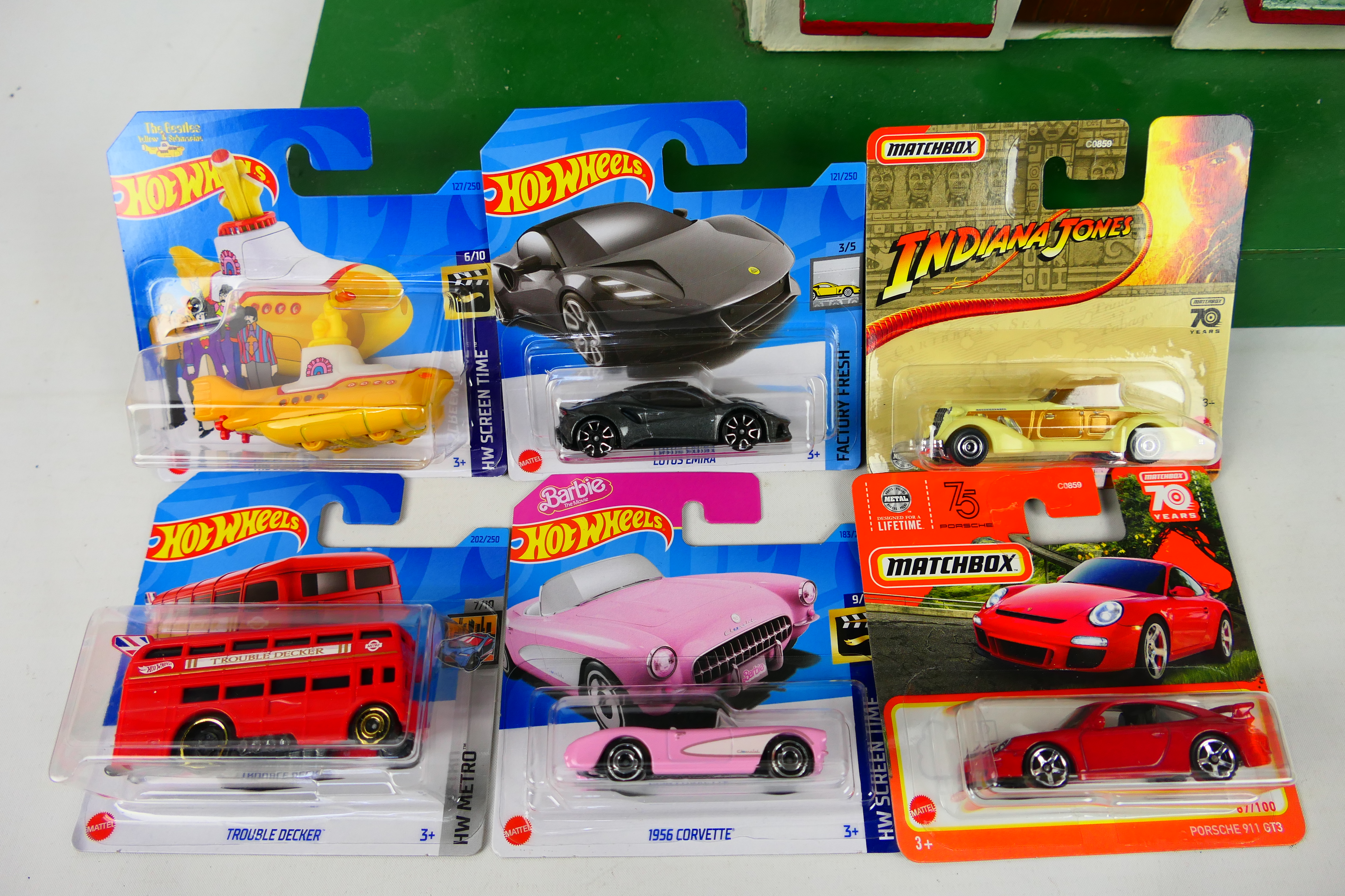 Mattel - HotWheels - Matchbox - A collection of 6 vehicles; - Image 3 of 3