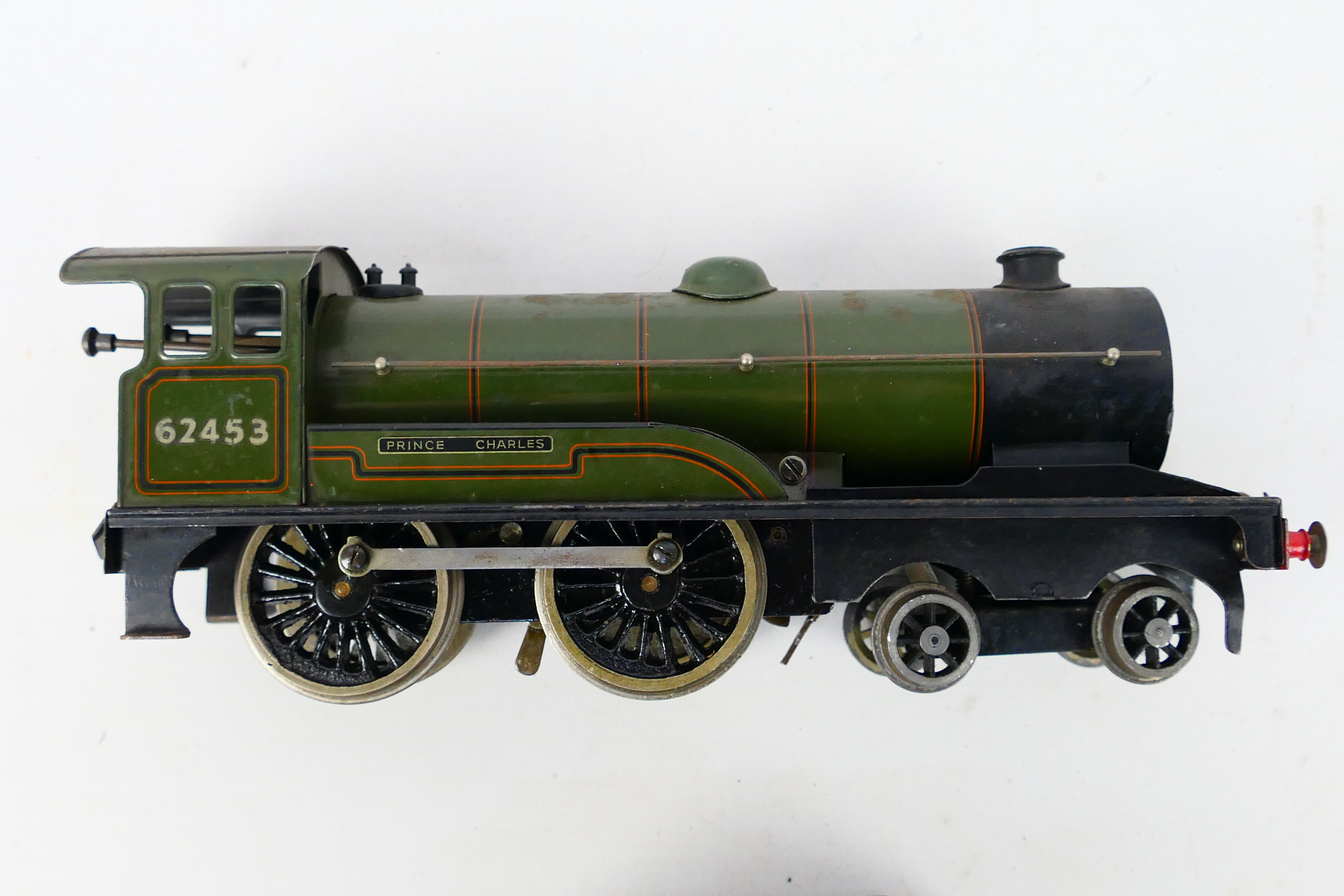 Bassett Lowke - Model Railways - An unboxed clockwork O gauge Bassett Lowke 4-4-0 62453 'Prince - Image 4 of 9