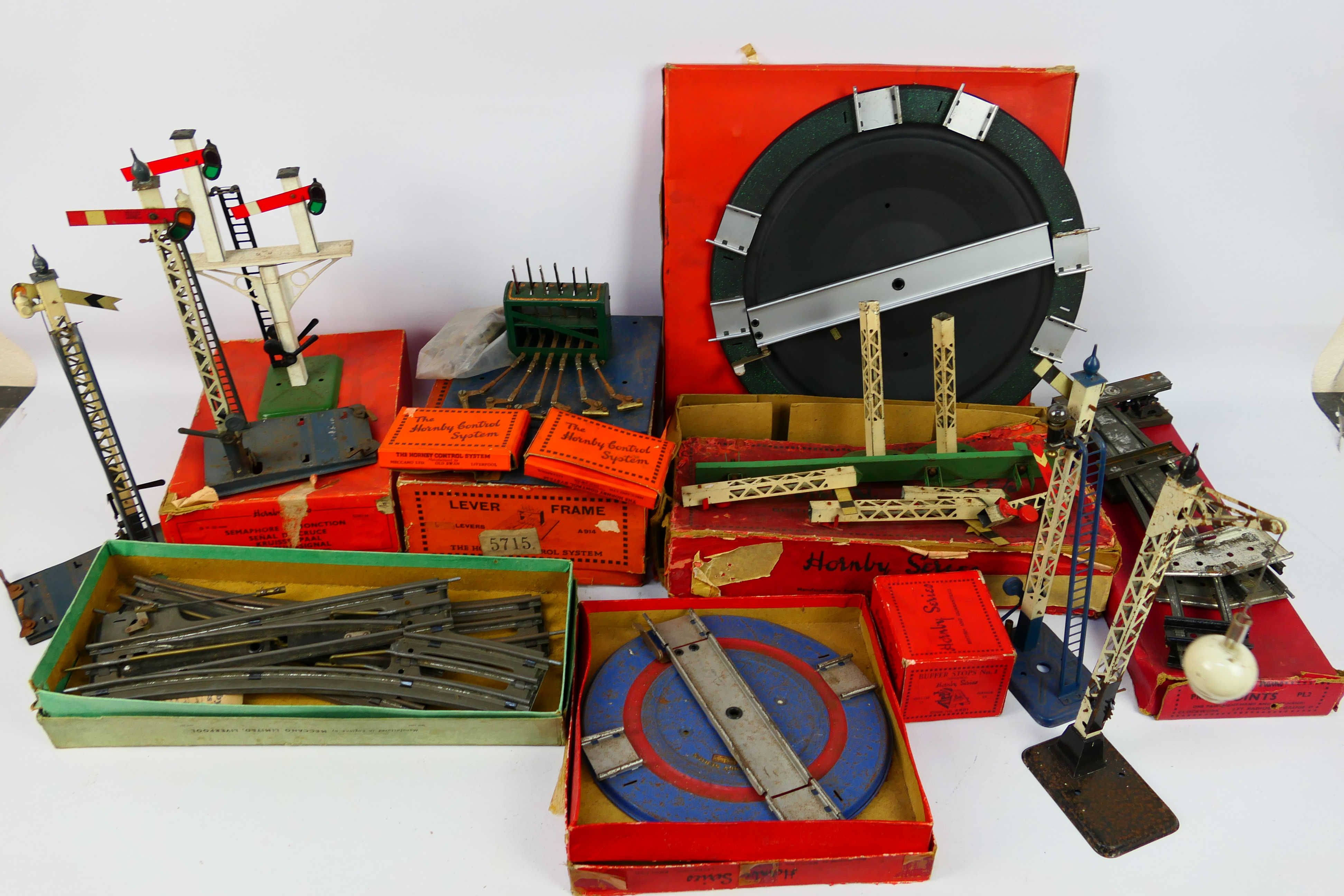 Hornby Trains - Model Railways - Track - A collection of O gauge track and accessories (2 and