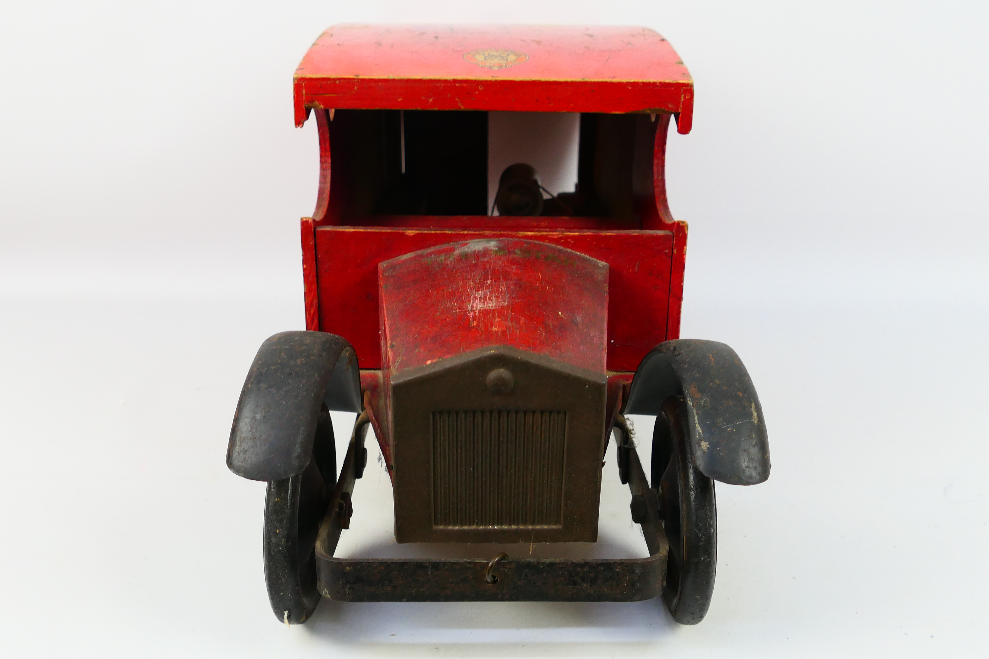 Amersham Toys - A rare large wooden van by Amersham Toys. - Image 7 of 9