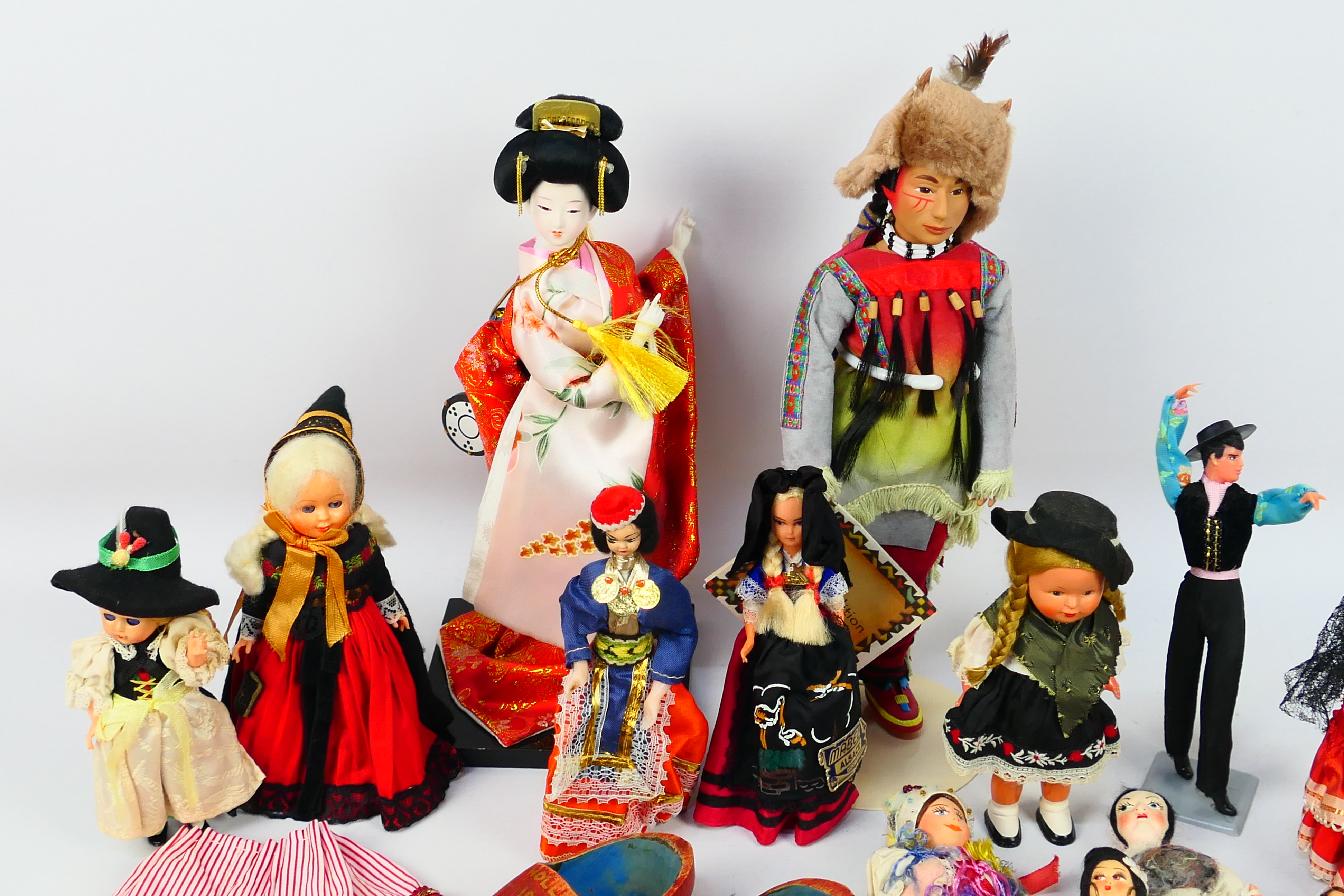 Sandy Dolls - Other - A collection of costume dolls including a limited edition Wise Buffalo Sioux - Image 2 of 4