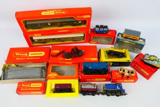 Tri-ang - Hornby - Trix - A collection of OO Tri-ang Hornby items including R623 Brake 2nd Coach in