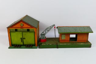 Hornby Trains - Model Railways - Tinplate - A pair of unboxed O Gauge Horny Tinplate buildings